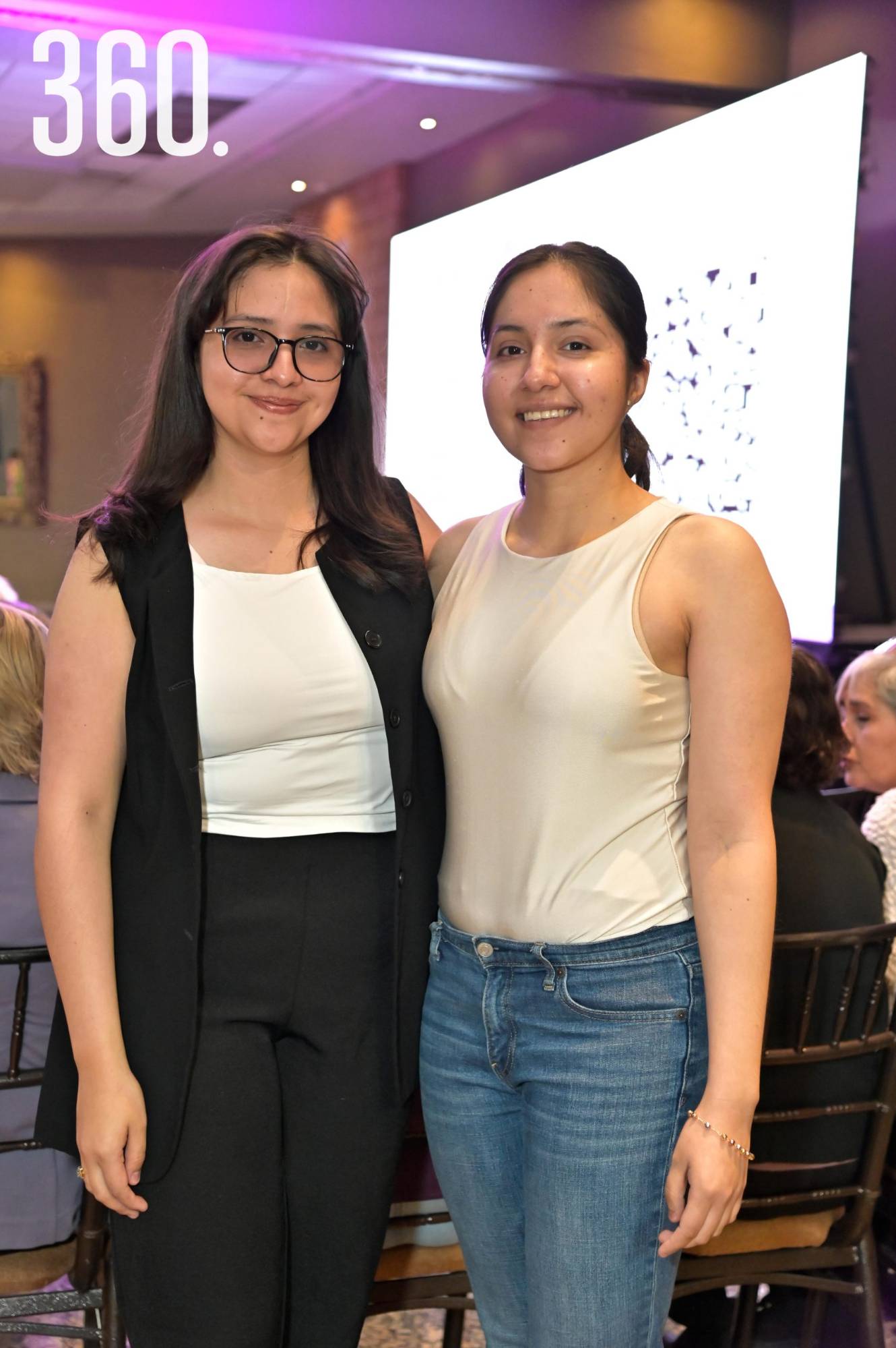 $!Ana Karen y Verónica Coronado.