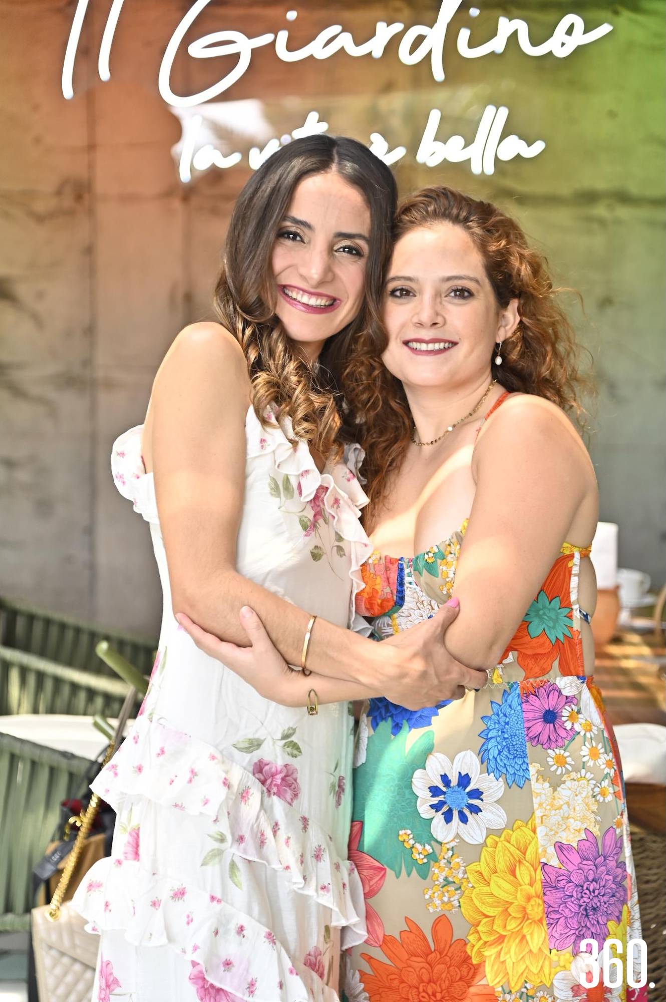 $!Fernanda con su prima Mariana Cantú.