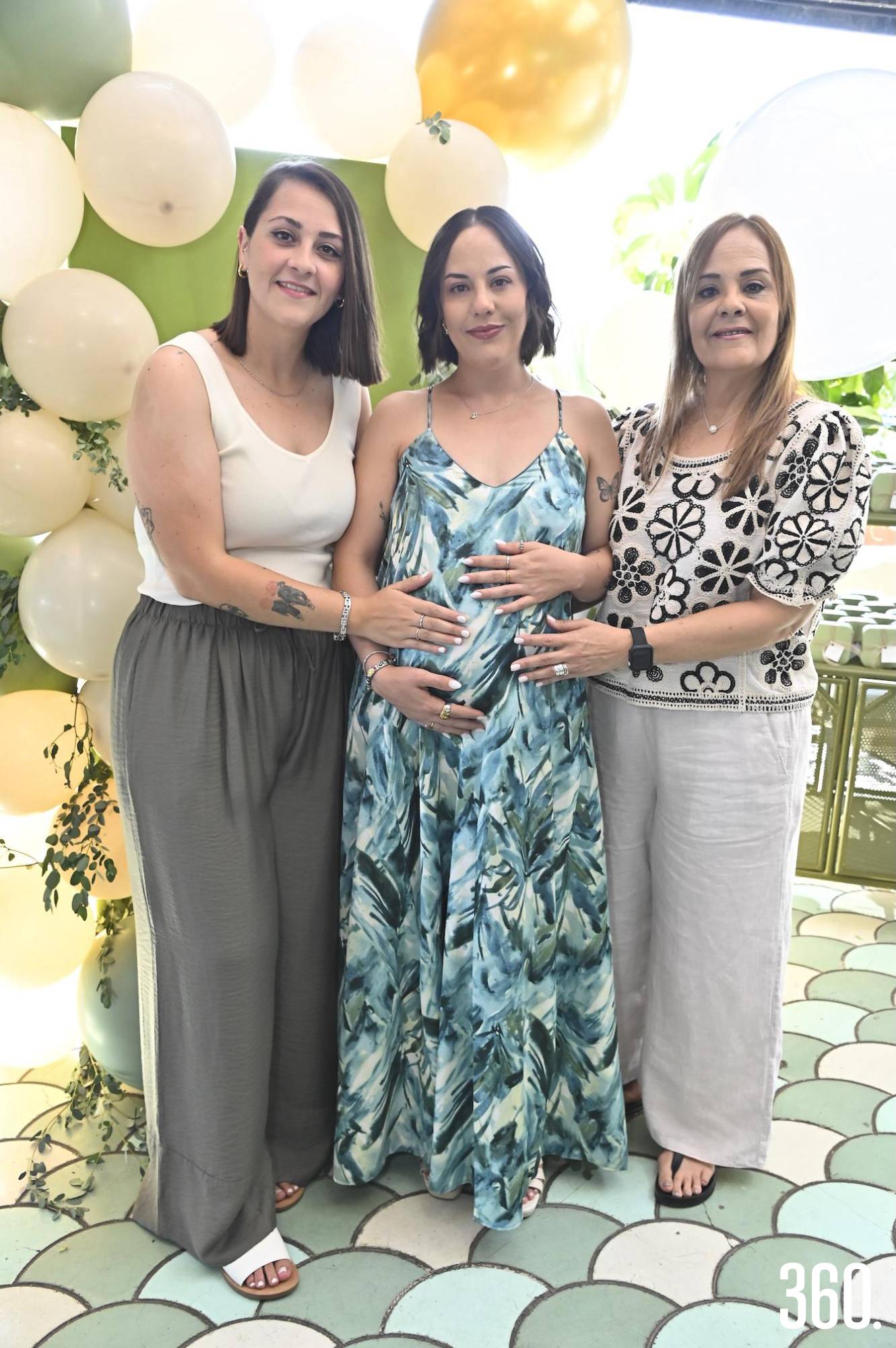 $!Andrea con su hermana, María Fernanda García, y su mamá, Claudia Gutiérrez.