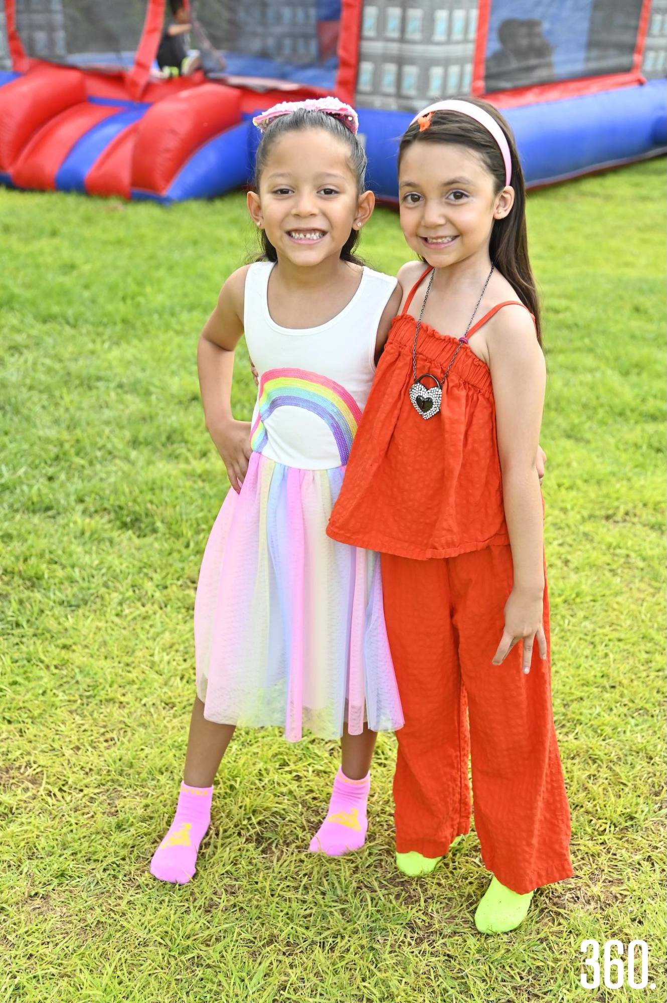 $!Aranza Flores y Ana Emilia del Bosque.