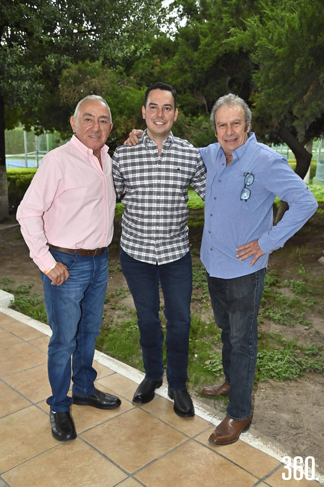 $!Erick con su papá, Genaro Múzquiz y su futuro suegro, Javier Ramírez.
