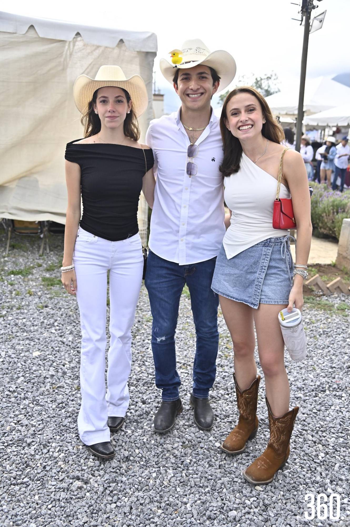 $!Katya del Bosque, Jesús Chávez y Victoria del Bosque.