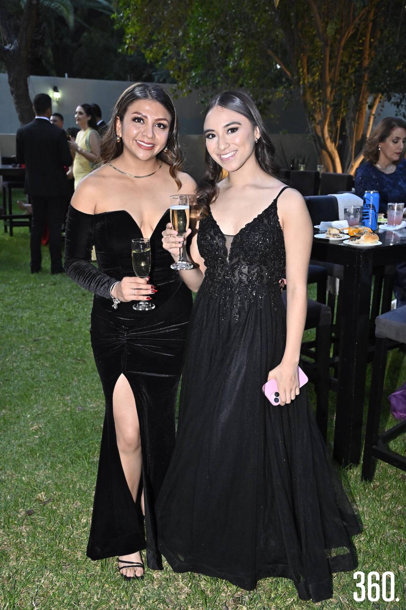 $!Angie Suárez y Mia de la Cruz.