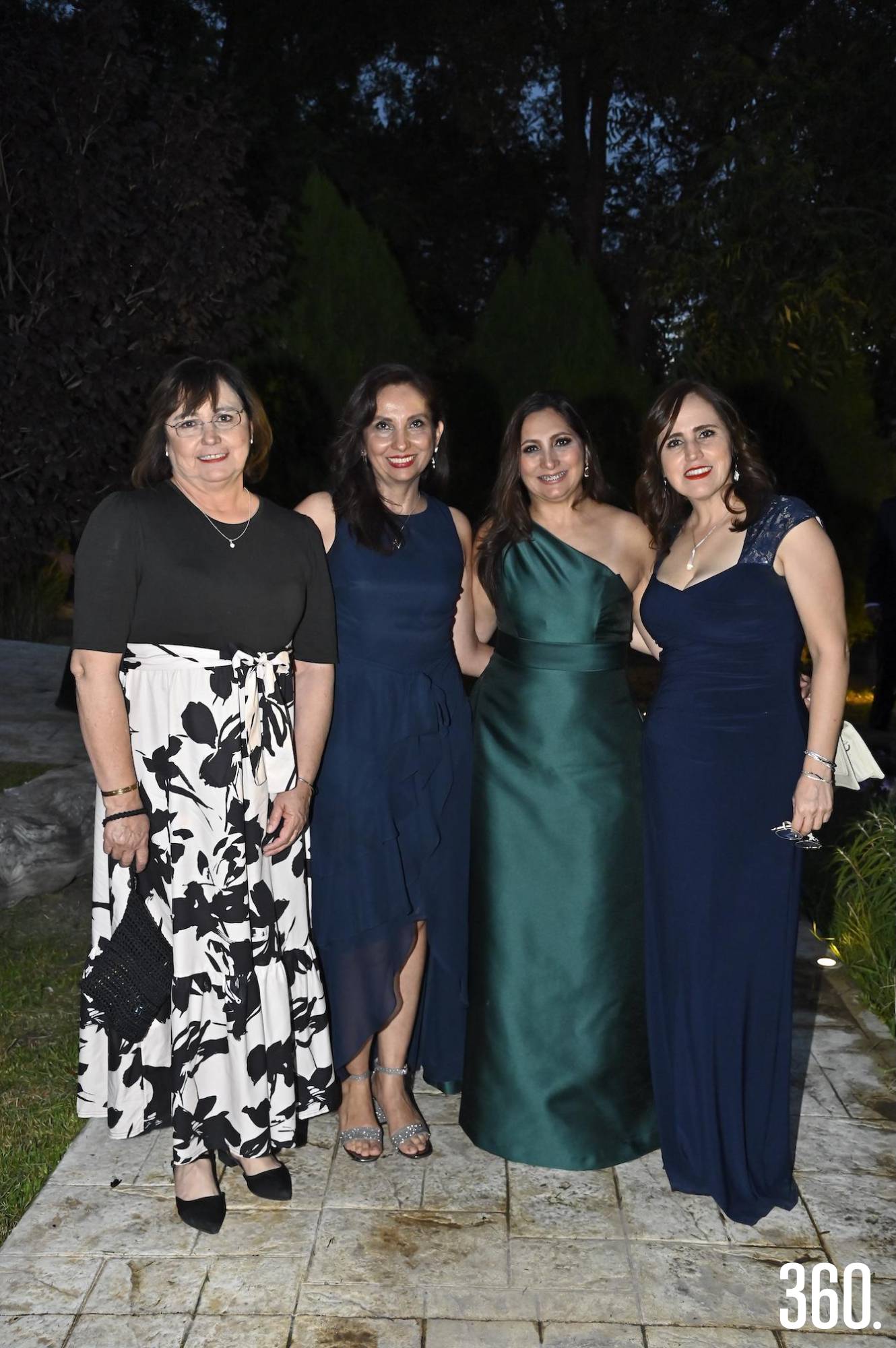 $!Cecilia López, Karina y Paulina Zetina con Cecilia Almanza.
