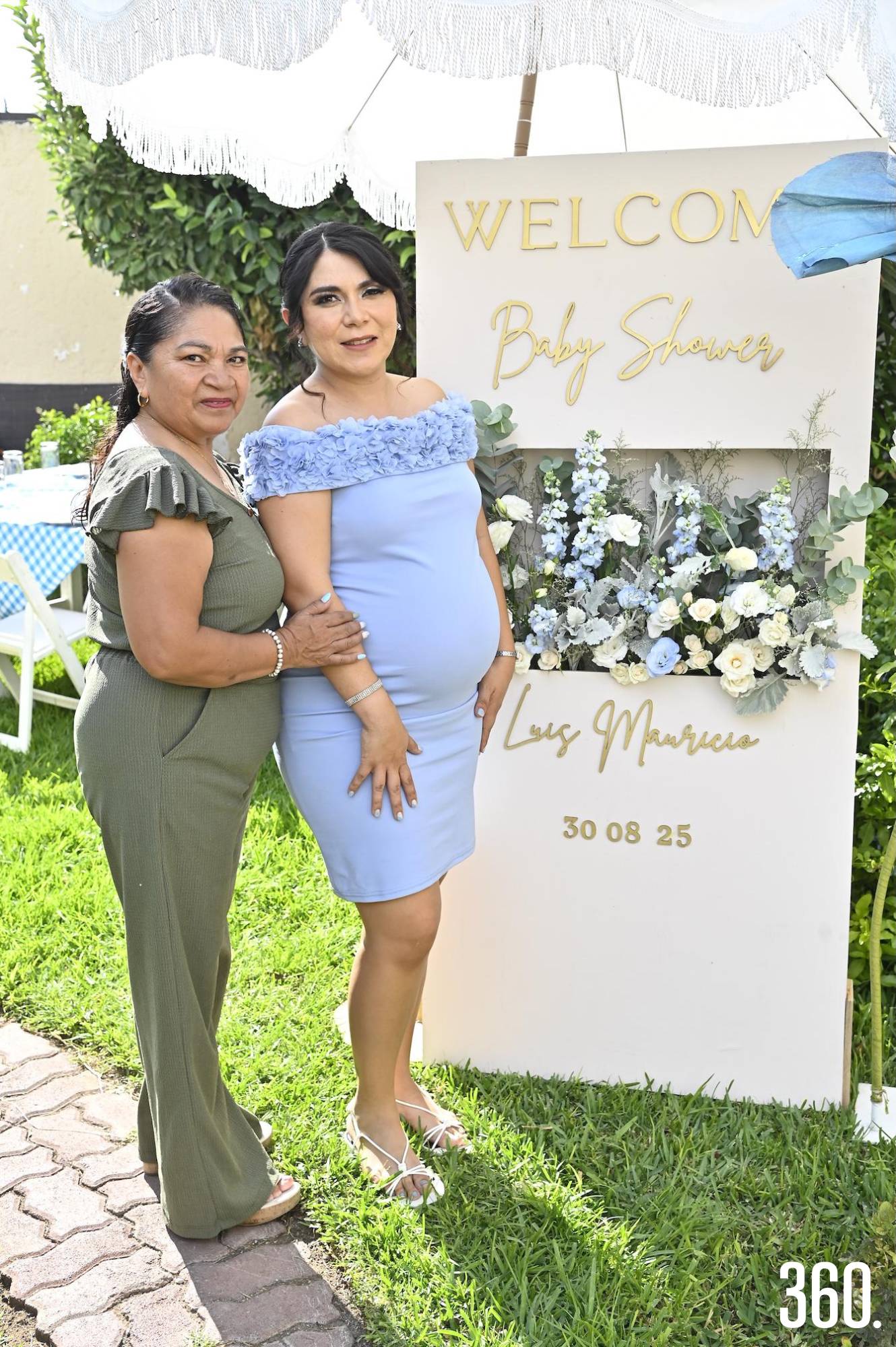 $!Claudia con su suegra Laura Acuña.