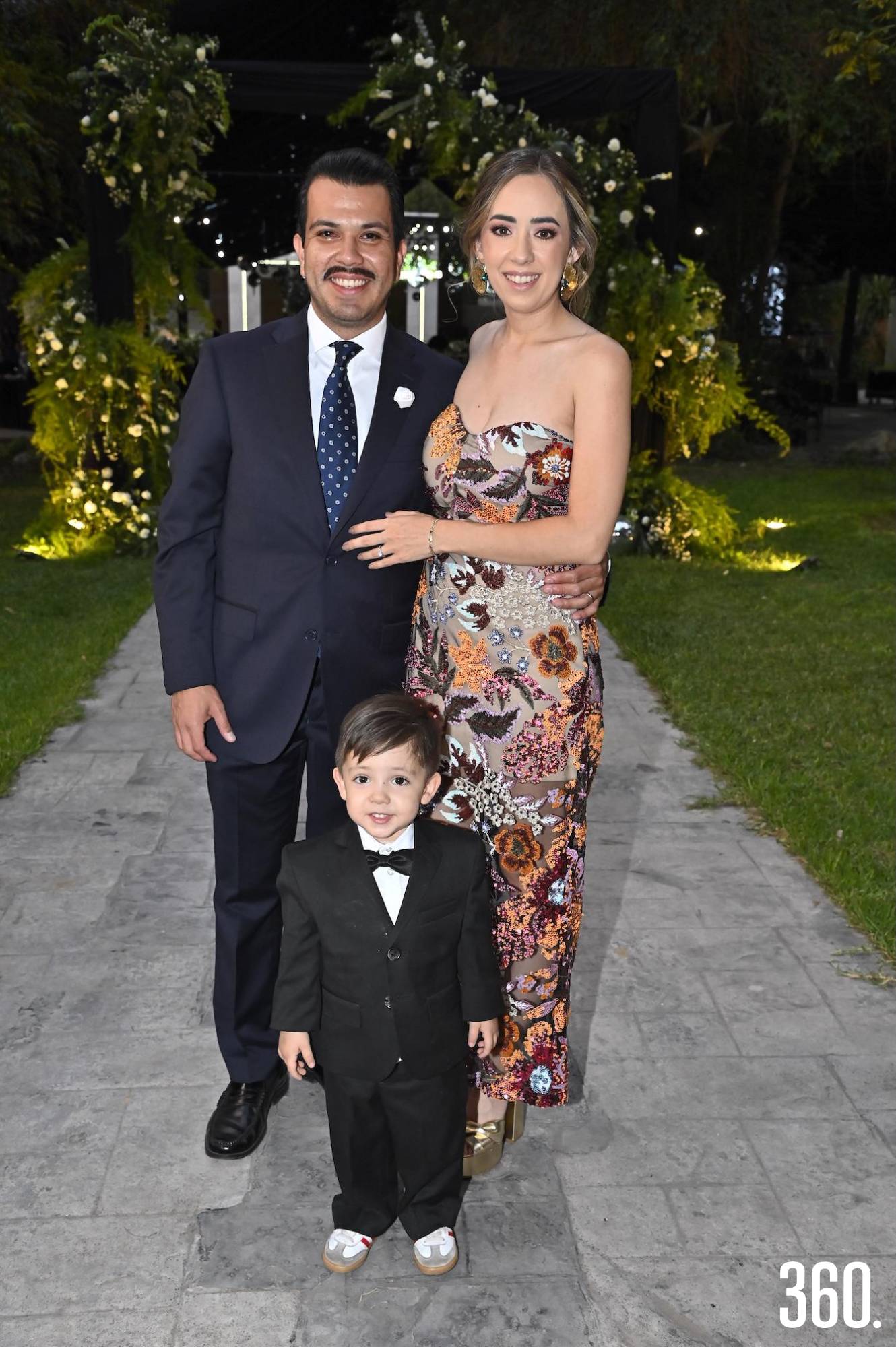 $!Óscar Vasquez y Jimena Pinedo y Óscar Emilio Vasquez.