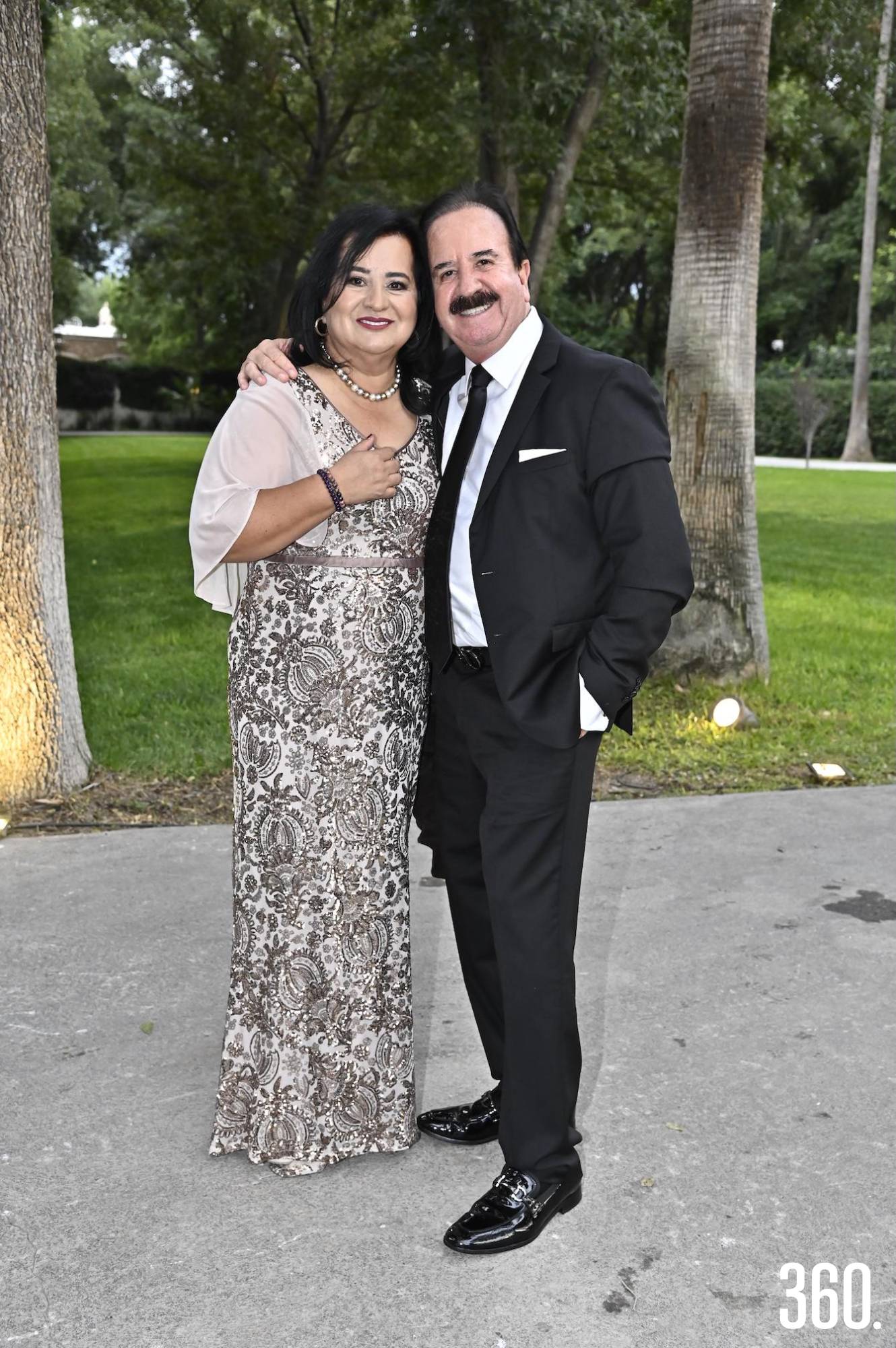 $!Norma Reyes de González y Abelardo González.