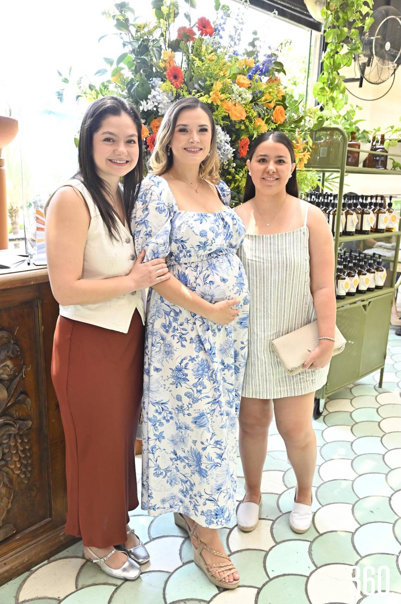 $!Ana Lucía con Regina Parra y Carolina Salinas.
