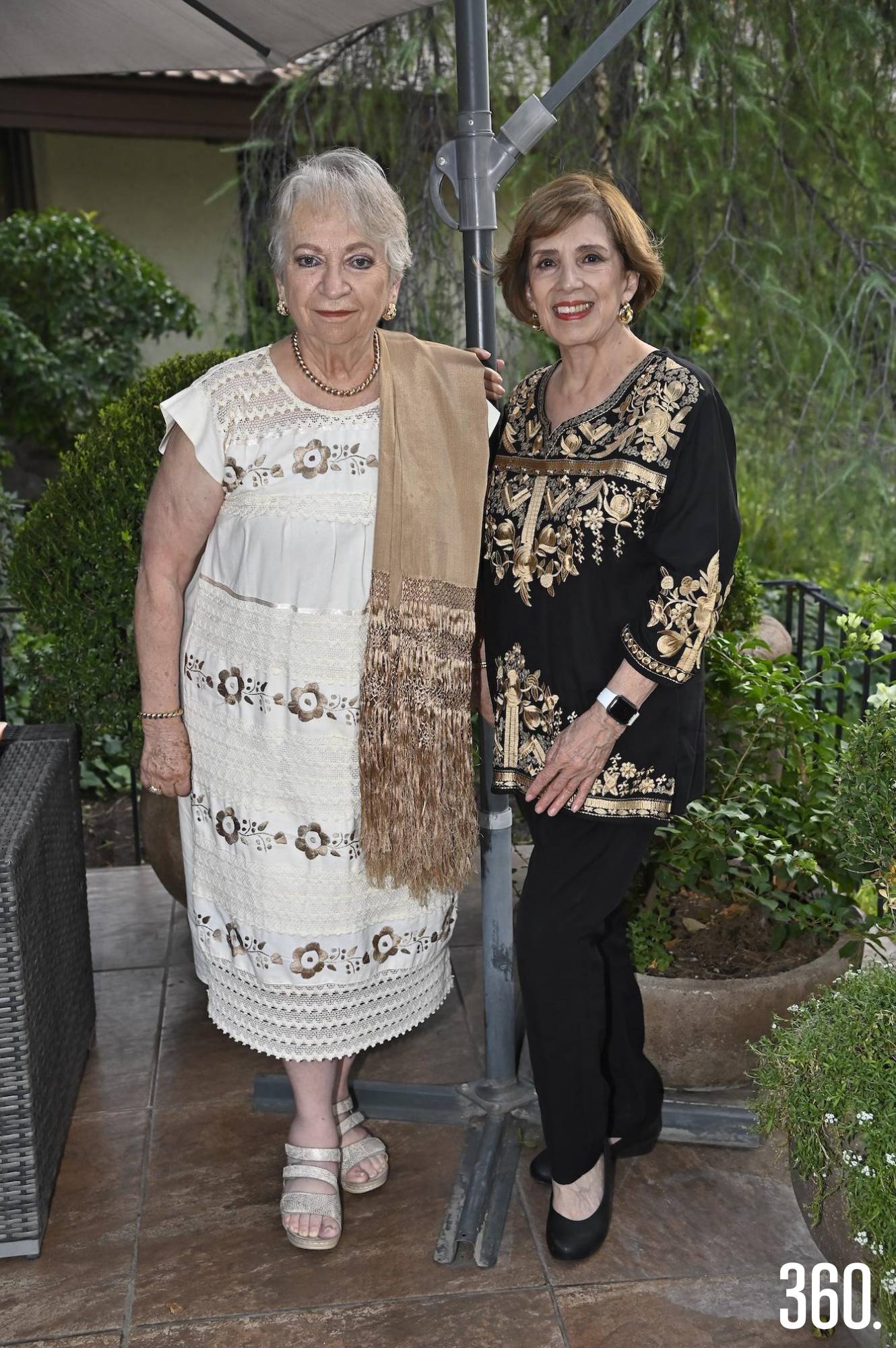 $!Anfitrionas María del Rosario Domínguez de Flores y Mene González.