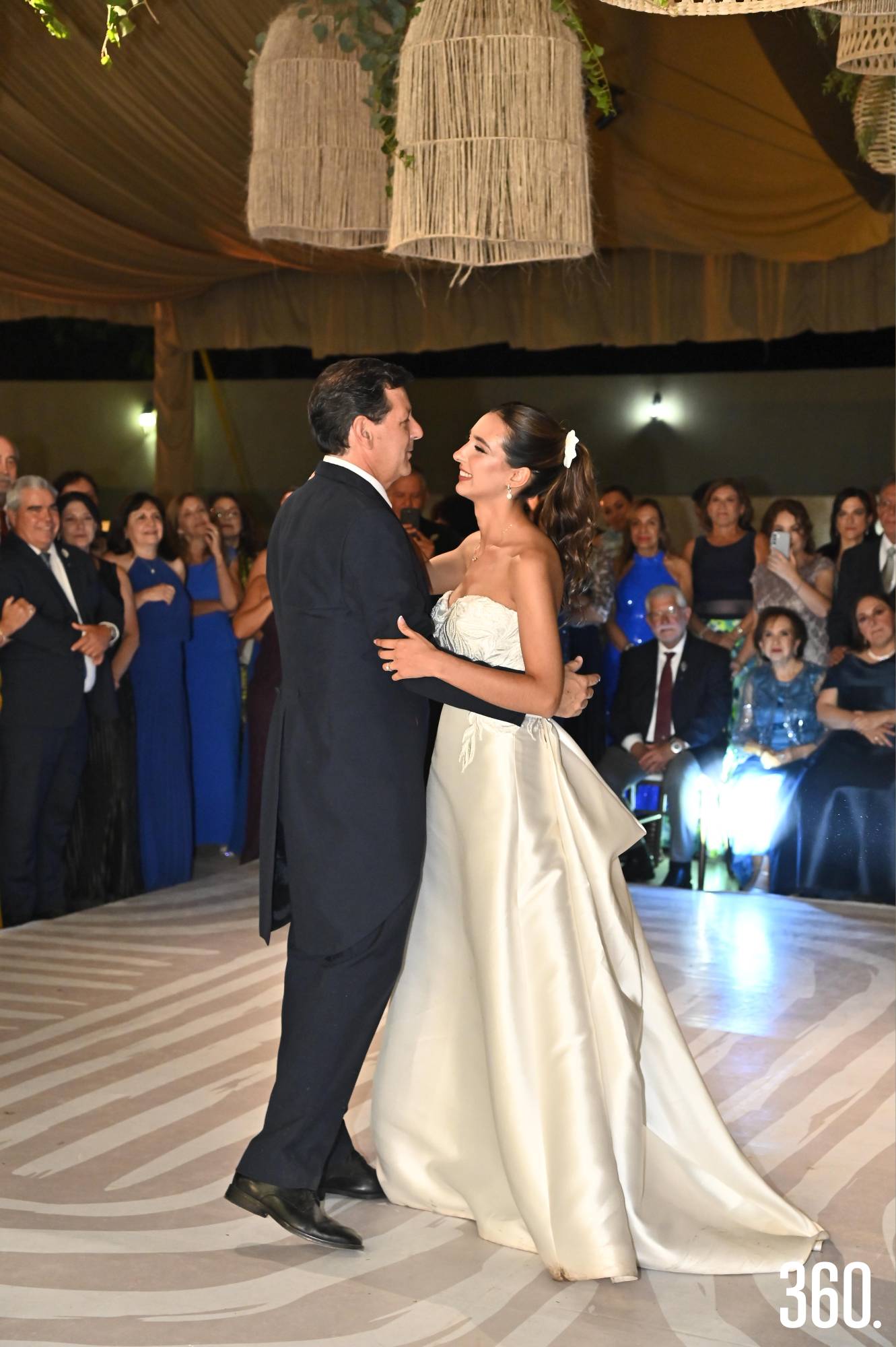 $!Marianne bailó con su papá, Jaime Argüelles.