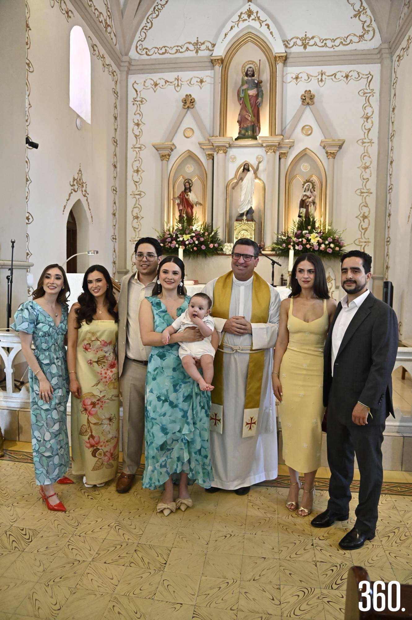 $!Luca con sus papás, Hernán López y Ana Lucía Verástegui, y sus padrinos, Mariapaula y Luisa Verástegui, Sara Inés Orta y Gerardo Díaz.
