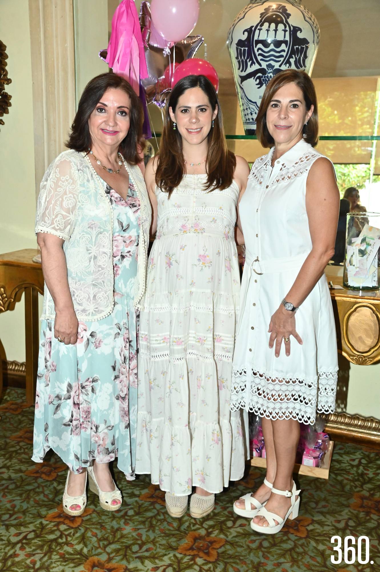 $!Leticia con su suegra, Lourdes Carrales y su mamá, Leticia Ochoa.