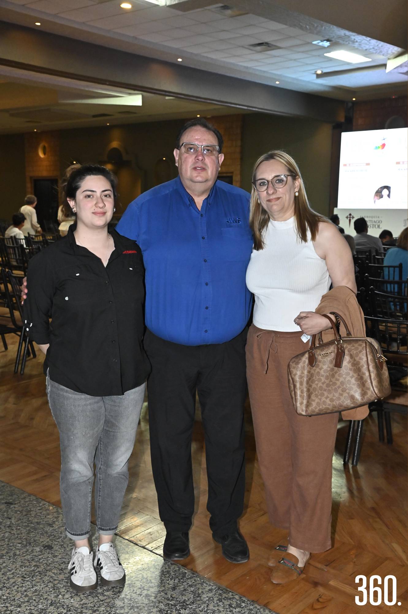 $!Mariana y Lorenzo Dávila con Ana Elvia Valdés de Dávila.