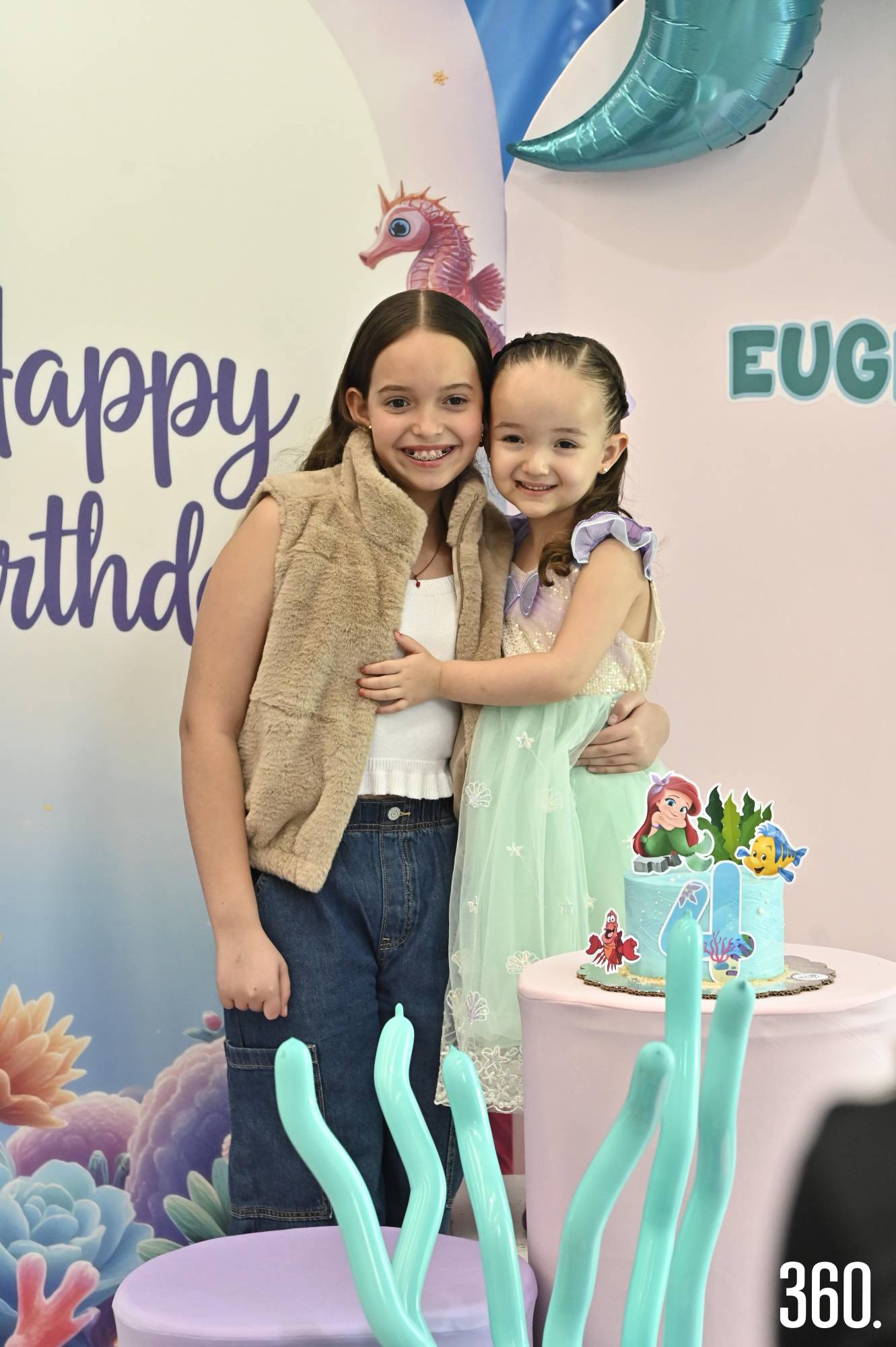 $!Eugenia y su hermana Emilia Díaz Valdés.