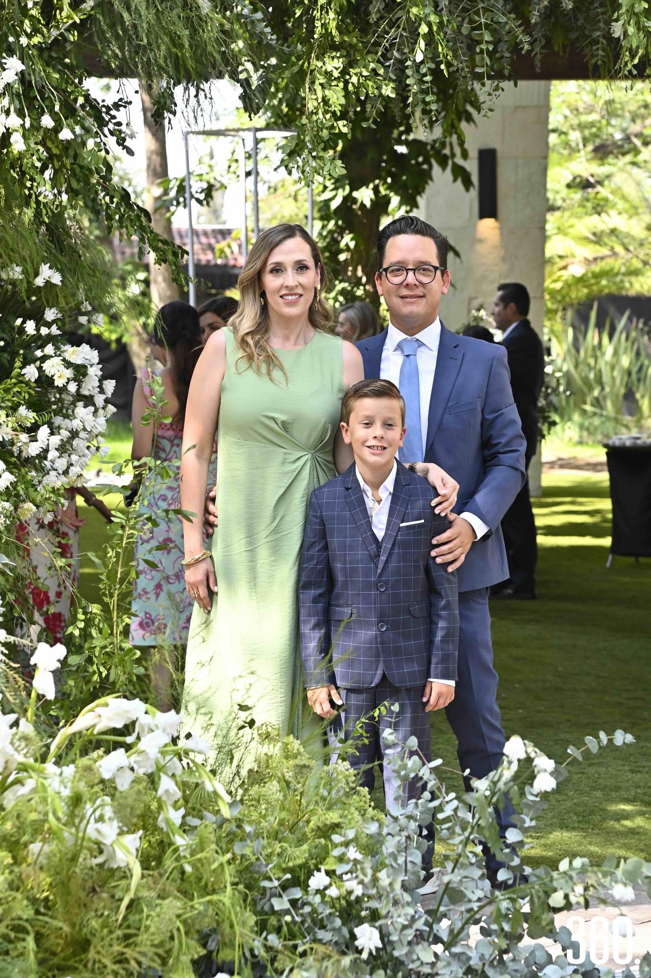 $!Ricky con sus papás, Ricardo Dávila y Montse Suárez.