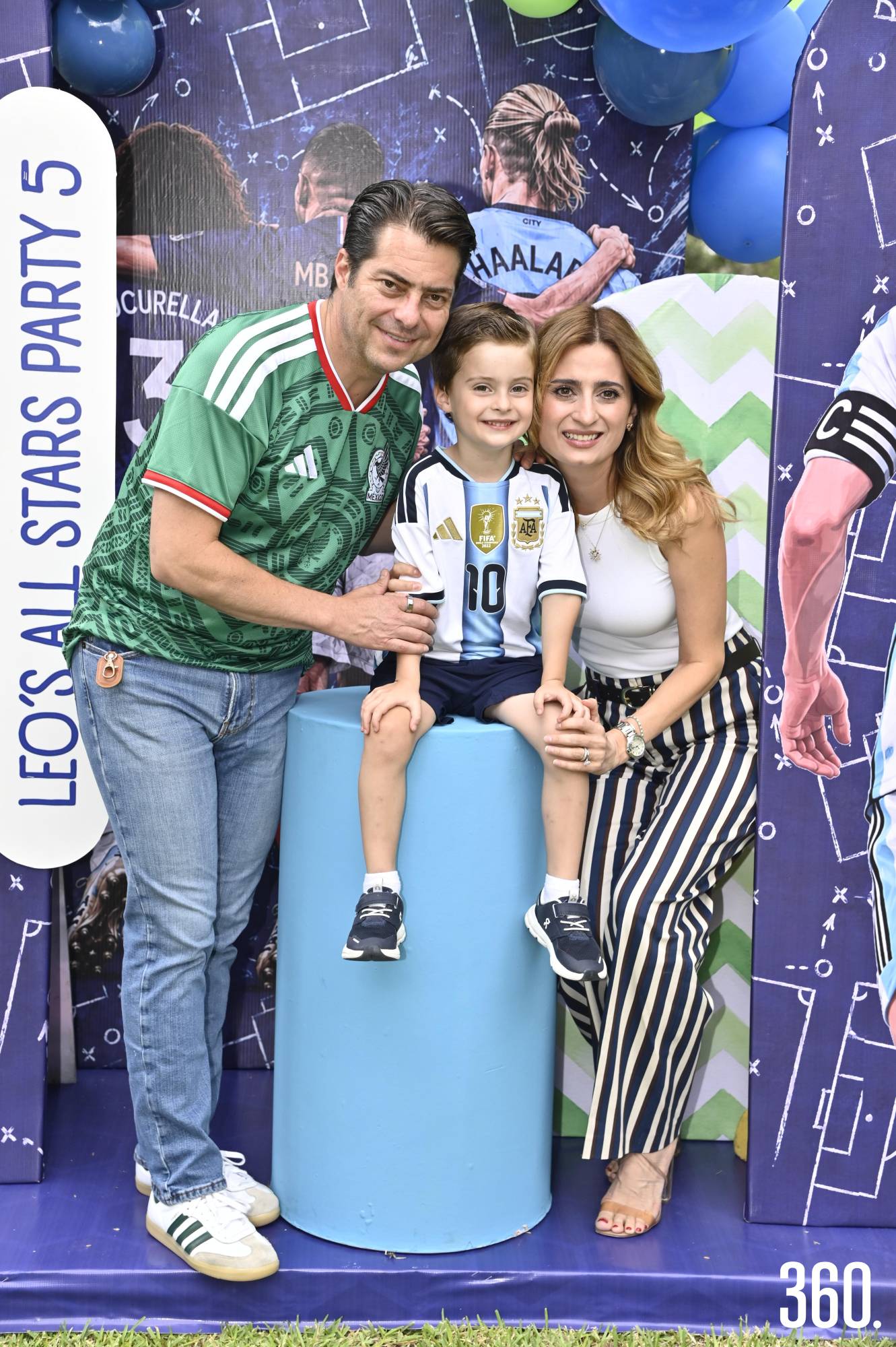 $!Leo con sus papás, Enrique Martínez y Lilia Hiarmes.