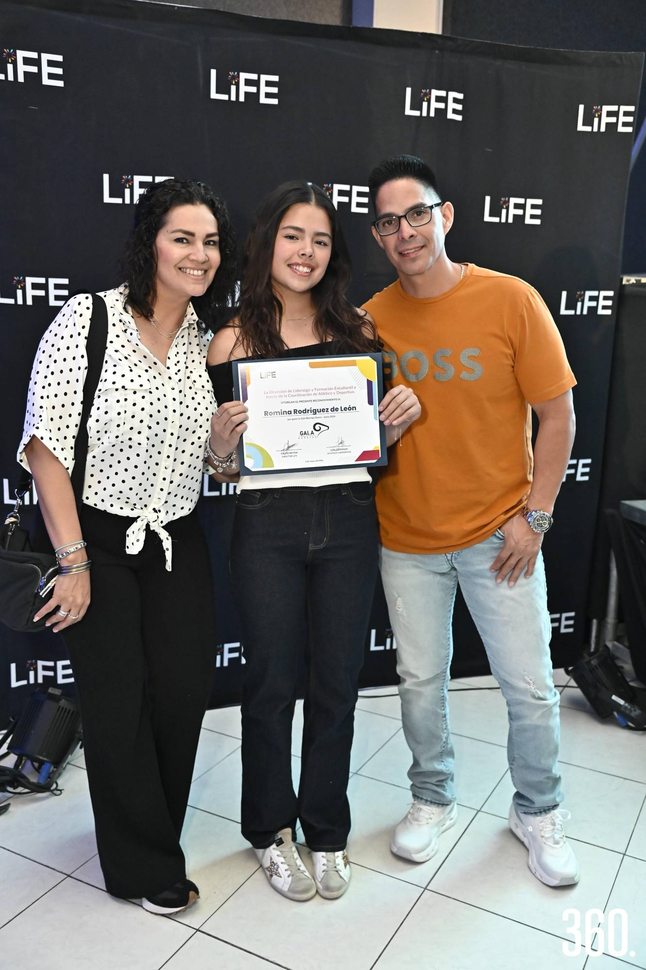 $!Ludivina de Léon, Romina Rodríguez y José Luis Rodríguez.