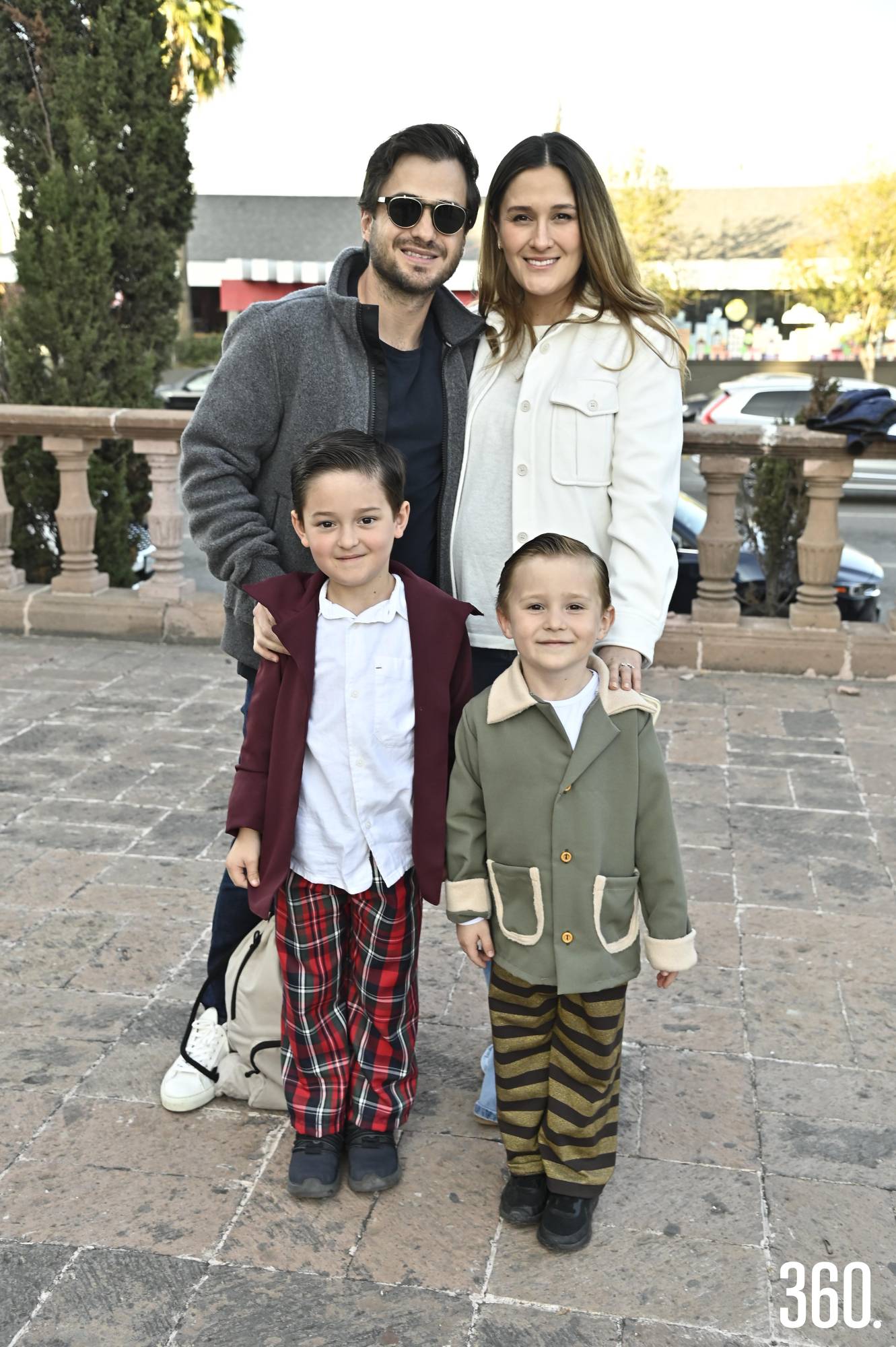$!Luis y Sofía con sus hijos Luis y Nicolás Arizpe.