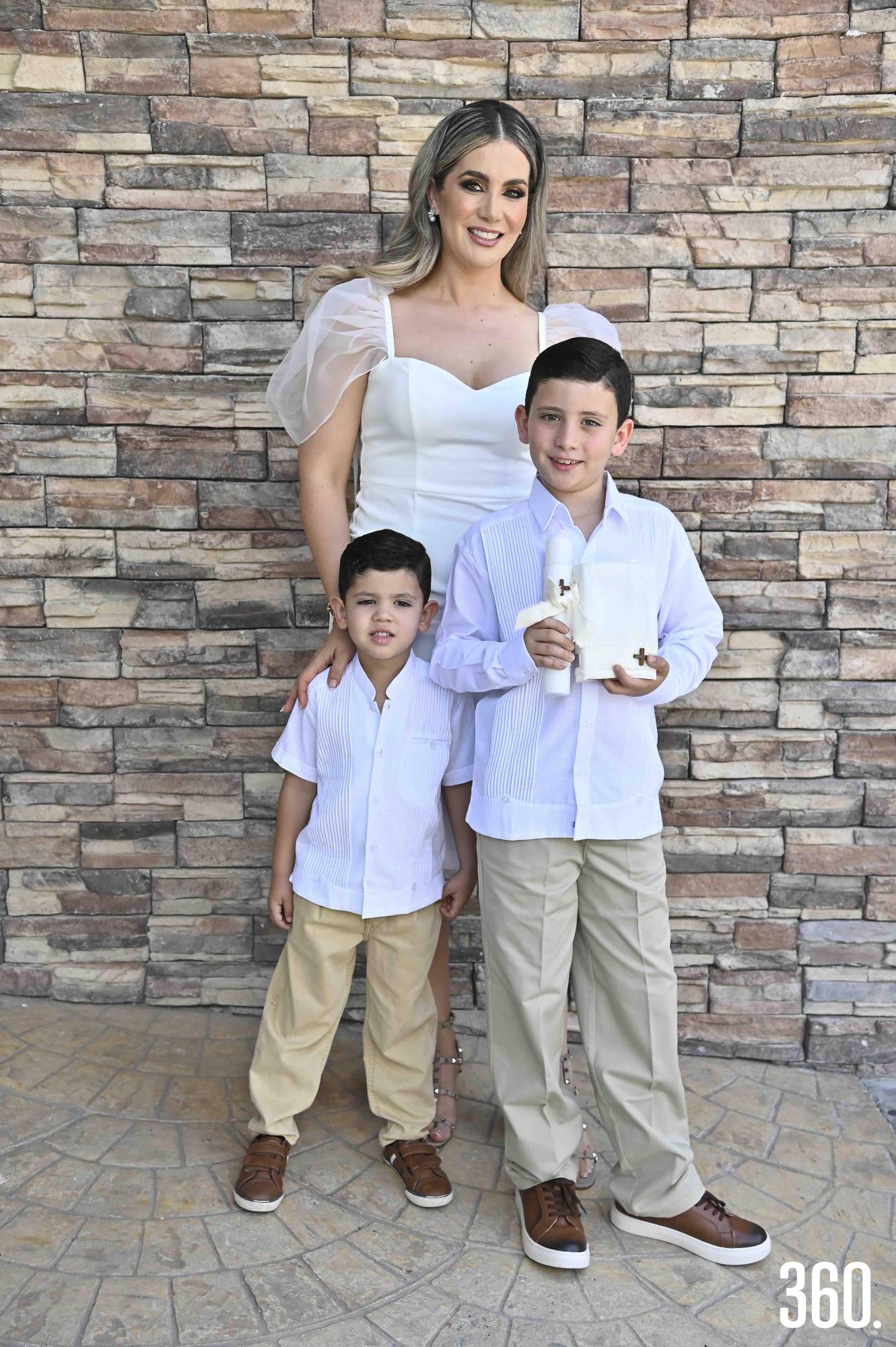 $!Diana Ayala con sus hijos Andrés y Guillermo Prado.