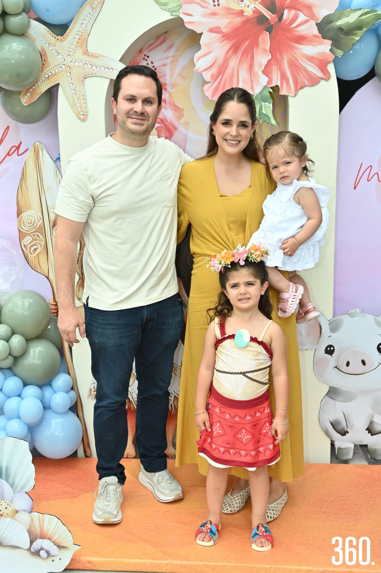 $!Isabela con sus papás, Rosendo Villarreal y Daniela García y su hermana, Inés Villarreal.