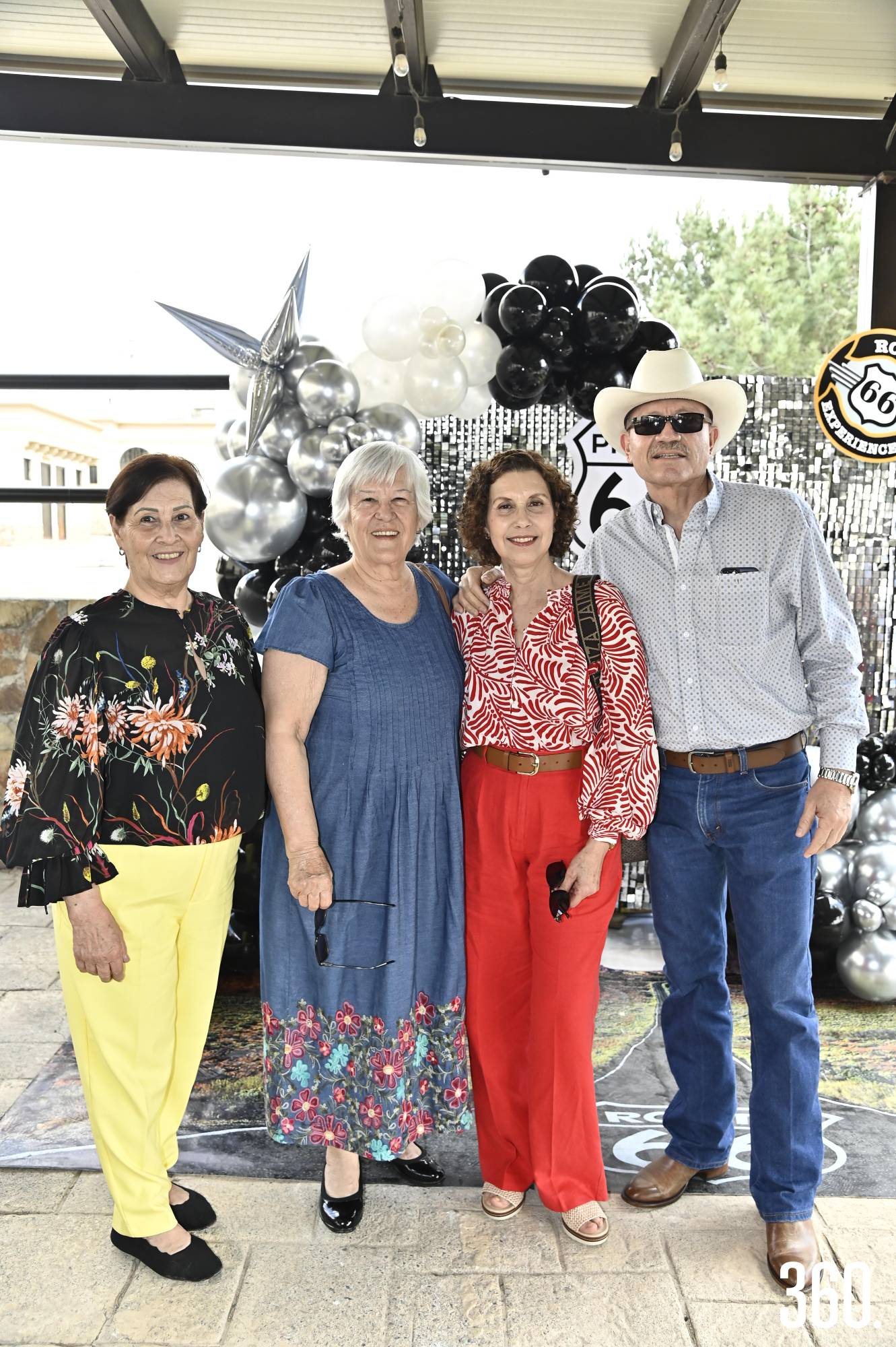 $!Tere Reyes, María Luisa Reyes, Carmen Jiménez y Francisco Borjón.