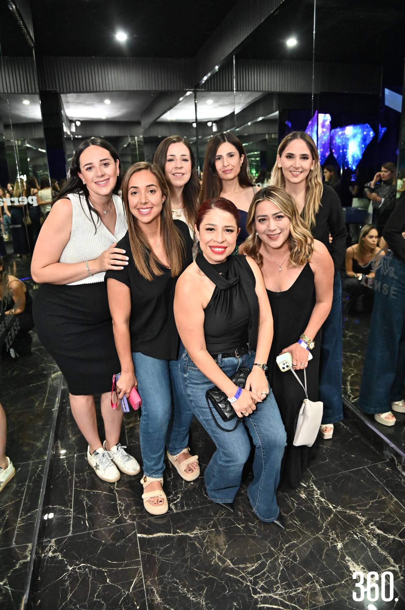 $!Grupo de amigas se tomaron la foto del recuerdo.