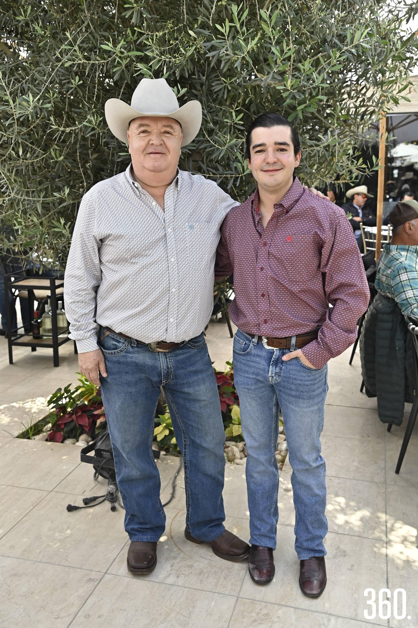 $!Jacobo acompañado de su hijo Jacobo Dávila.