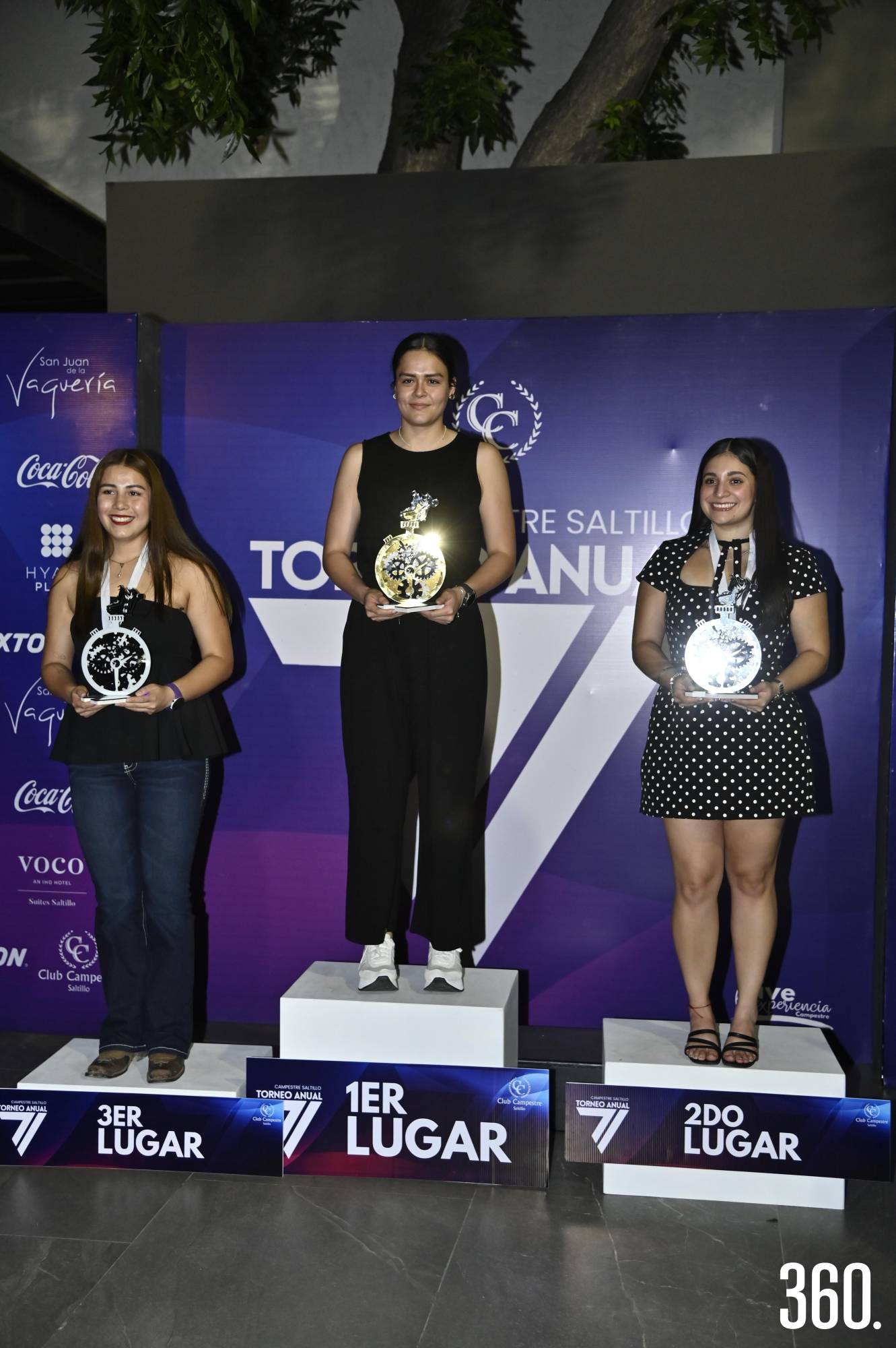 $!Ganadoras absolutas categoría femenil, tercer lugar, Gabriela Martínez, segundo lugar, Tabata Mata y primer lugar, Andrea Mariscal.
