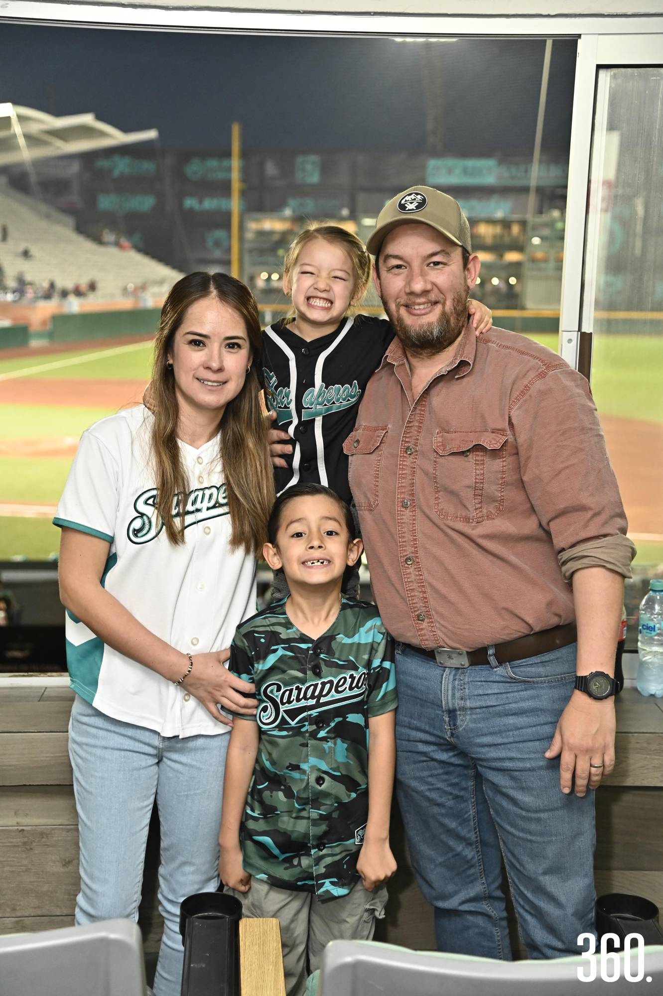 $!Claudia García, Natalia, Enrique y Enrique Kuess.