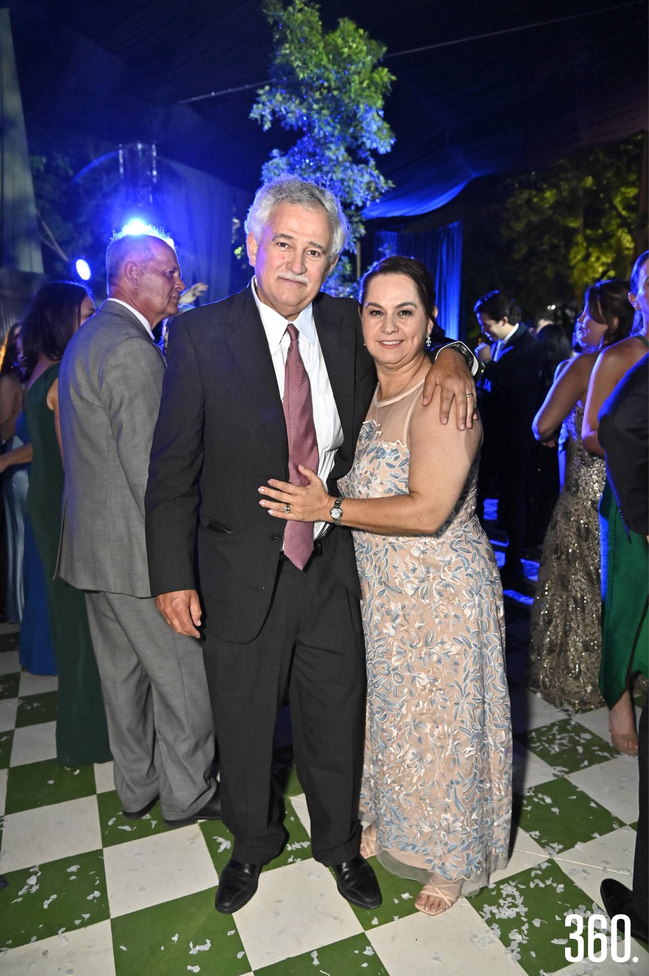 $!José Humberto Dávila y Sylvia Arsuaga.