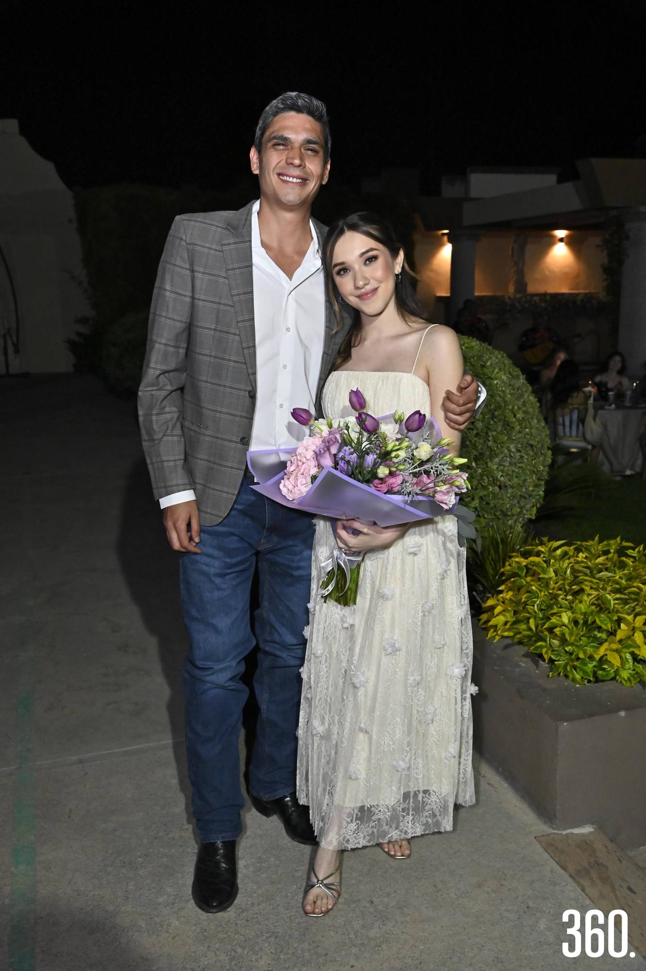 $!Marcela con su prometido Armando Prado.