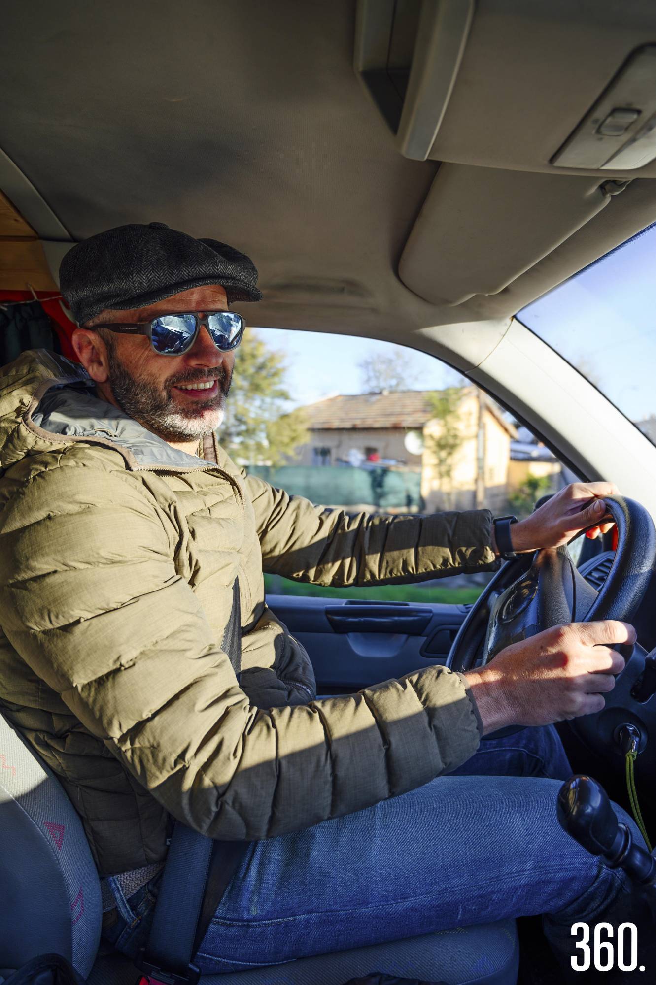 $!Maneja con calma y comprendiendo que hay condiciones de mucho tráfico algunos días.