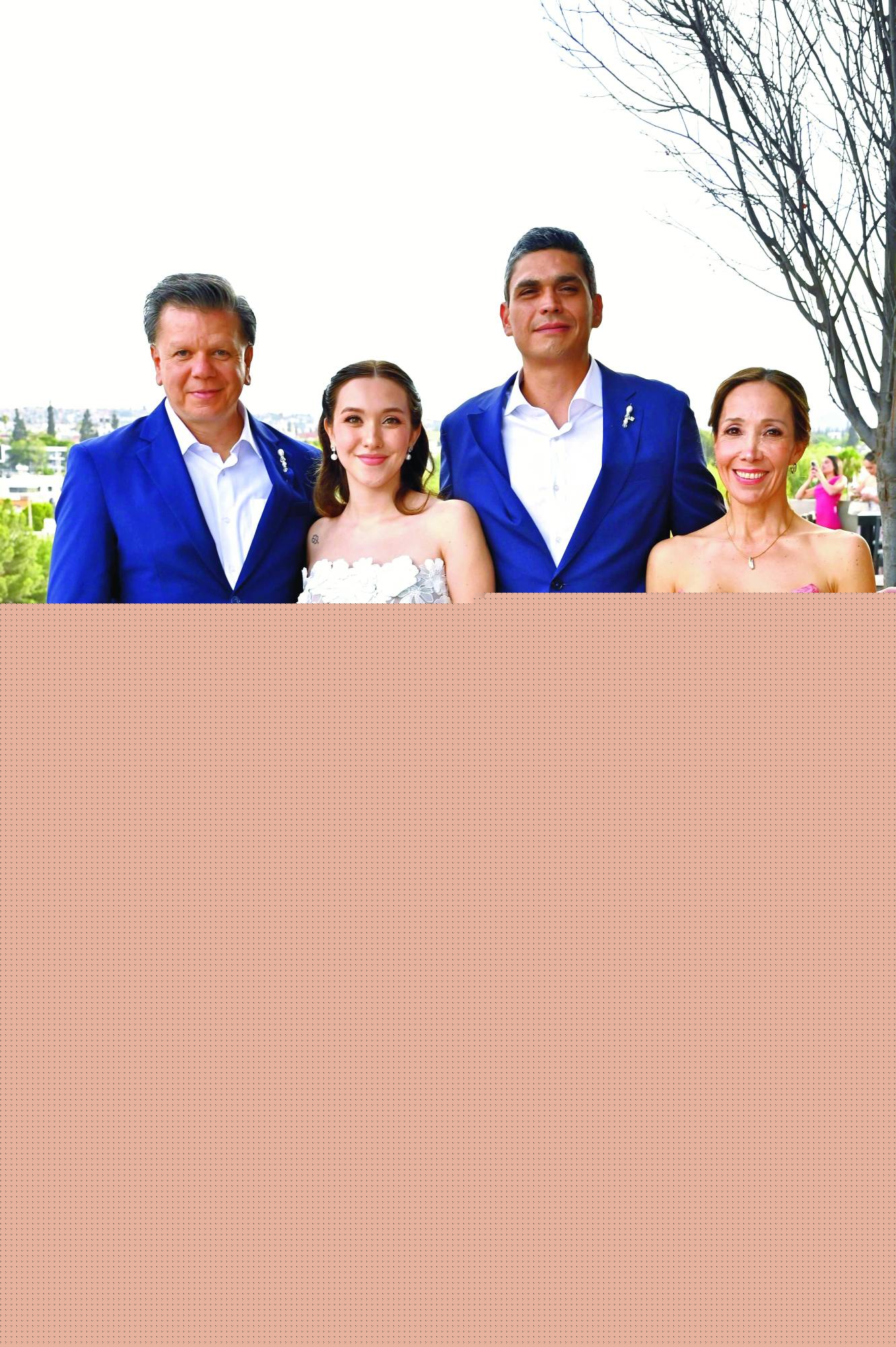 $!Armando y Marce con sus papás David Carrillo, Martha Westrup de Carrillo.