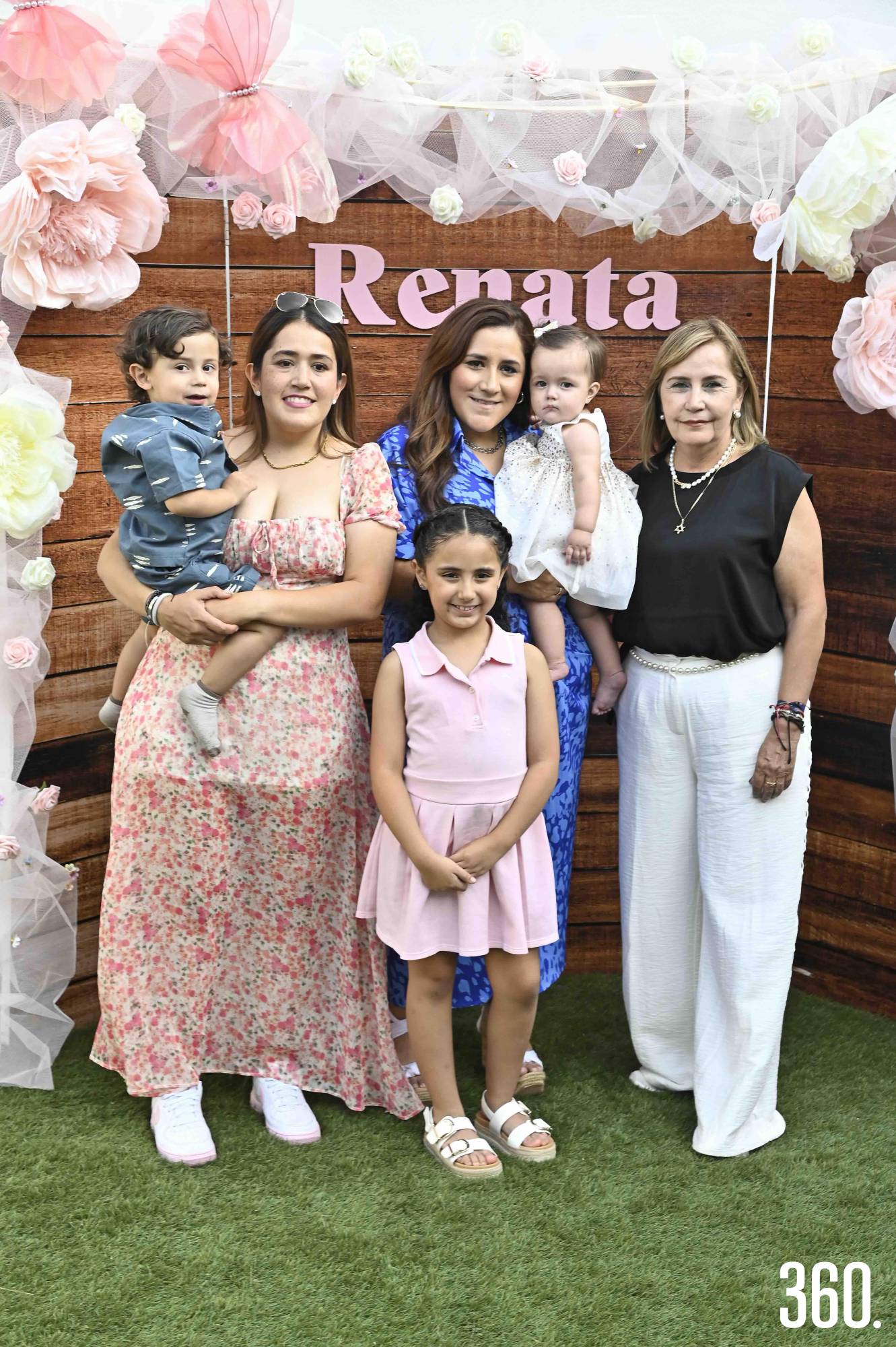 $!Jesús de la Mora, Marcela Martínez, María José Martínez, Renata Nartínez, Marcela Flores y María Sofía de la Mora.
