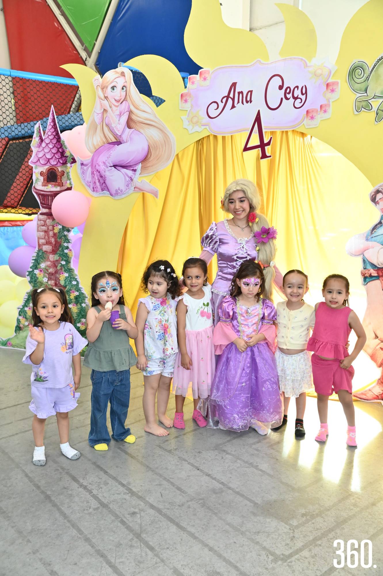 $!Ana Cecy con sus amigas.