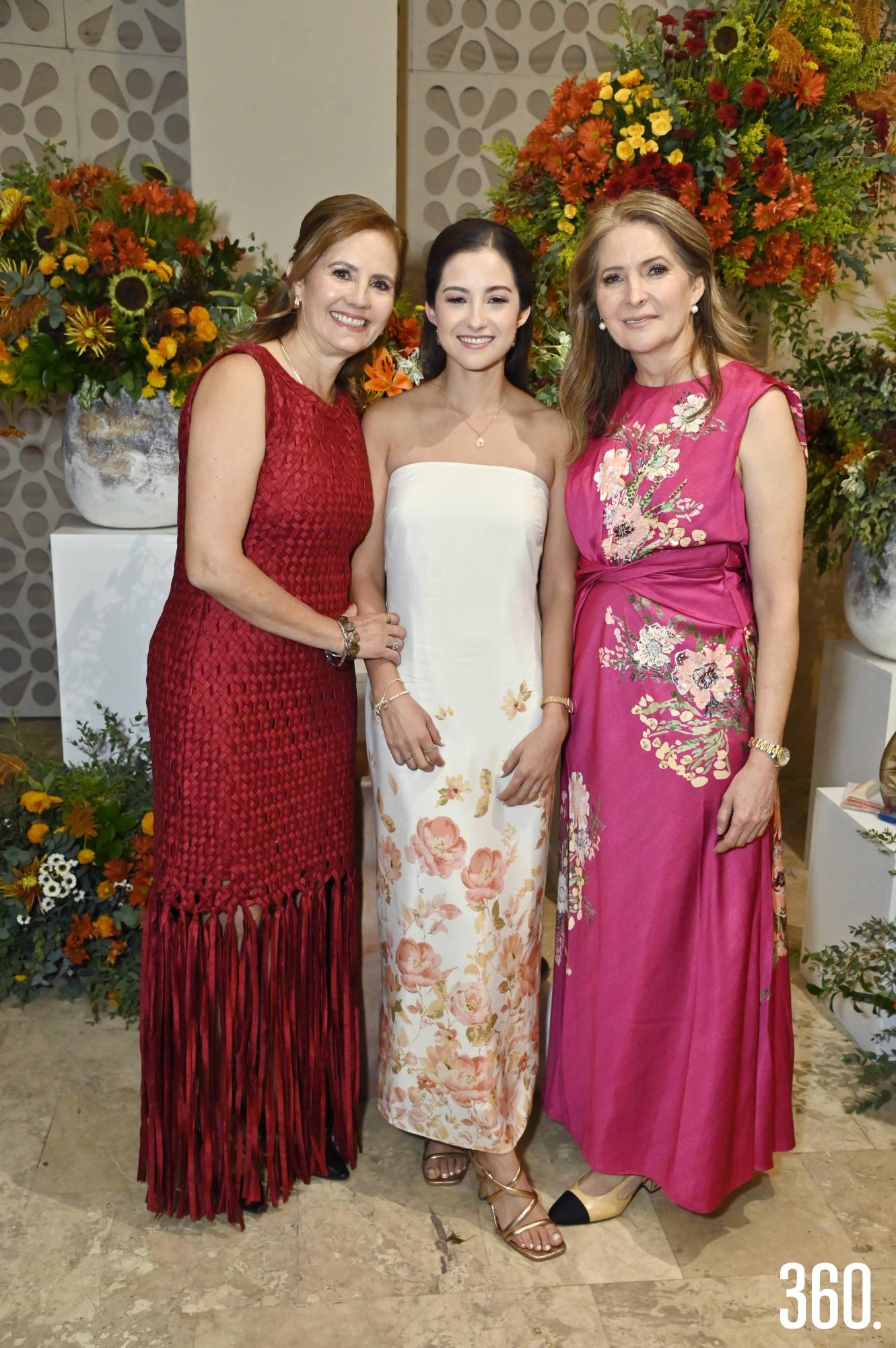 $!Lili con su mamá, Liliana de la Peña y su suegra, Elma Arizpe.