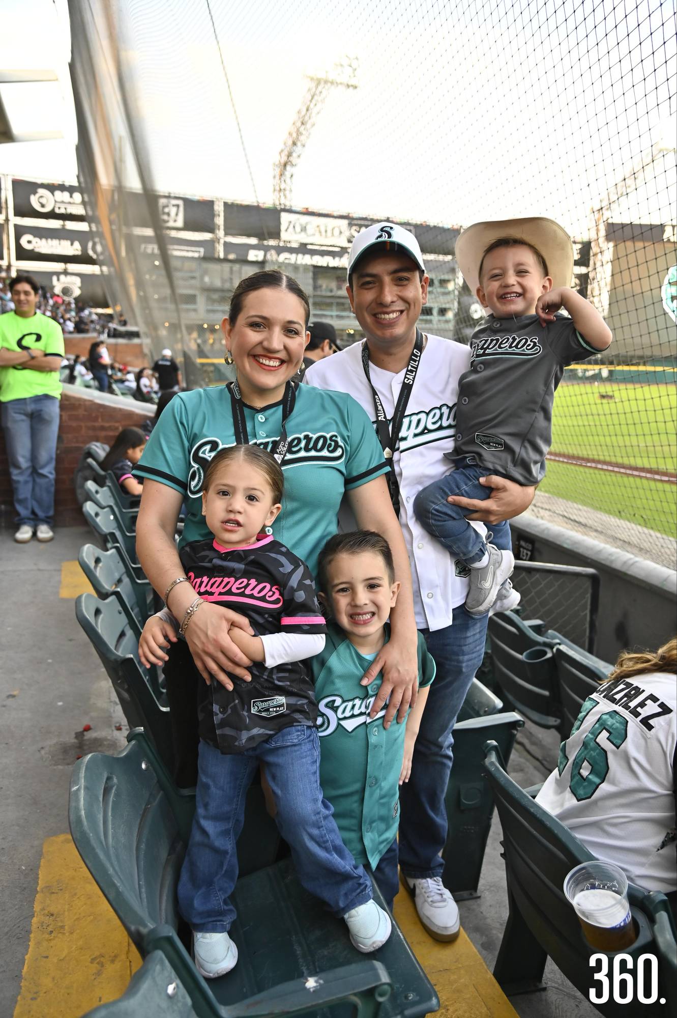 $!Familia Dainitín Lara.