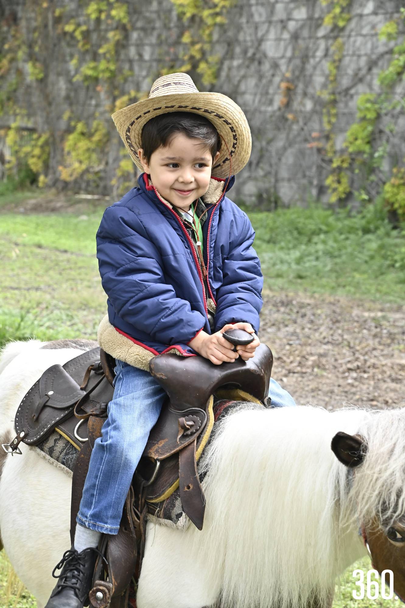 $!Gamaliel, feliz en el pony.