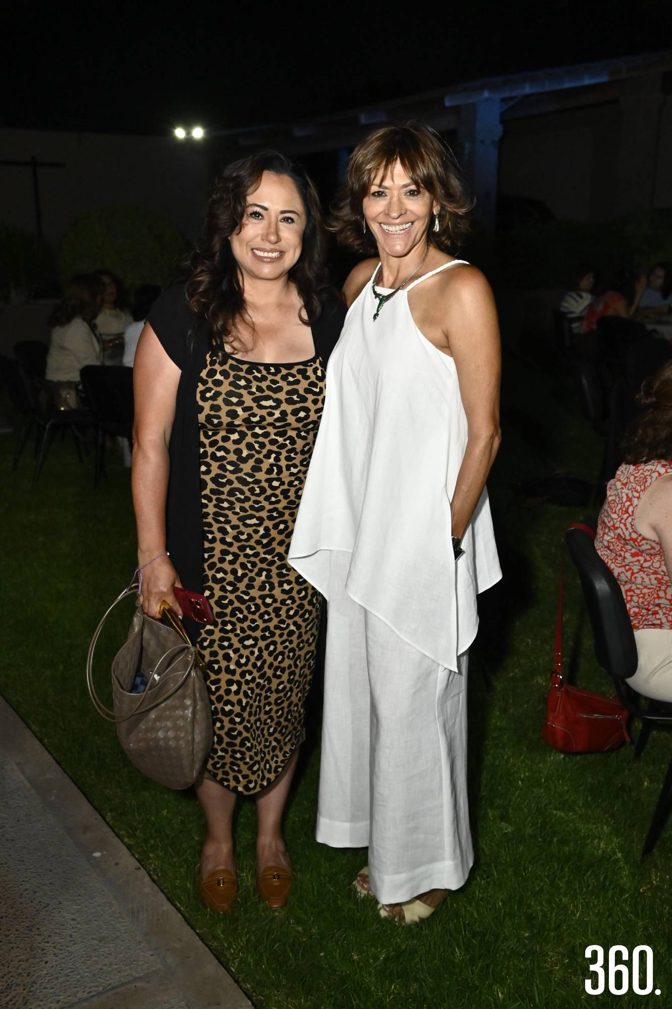 $!Lupita Mandujano y Olivia Flores de Prado.