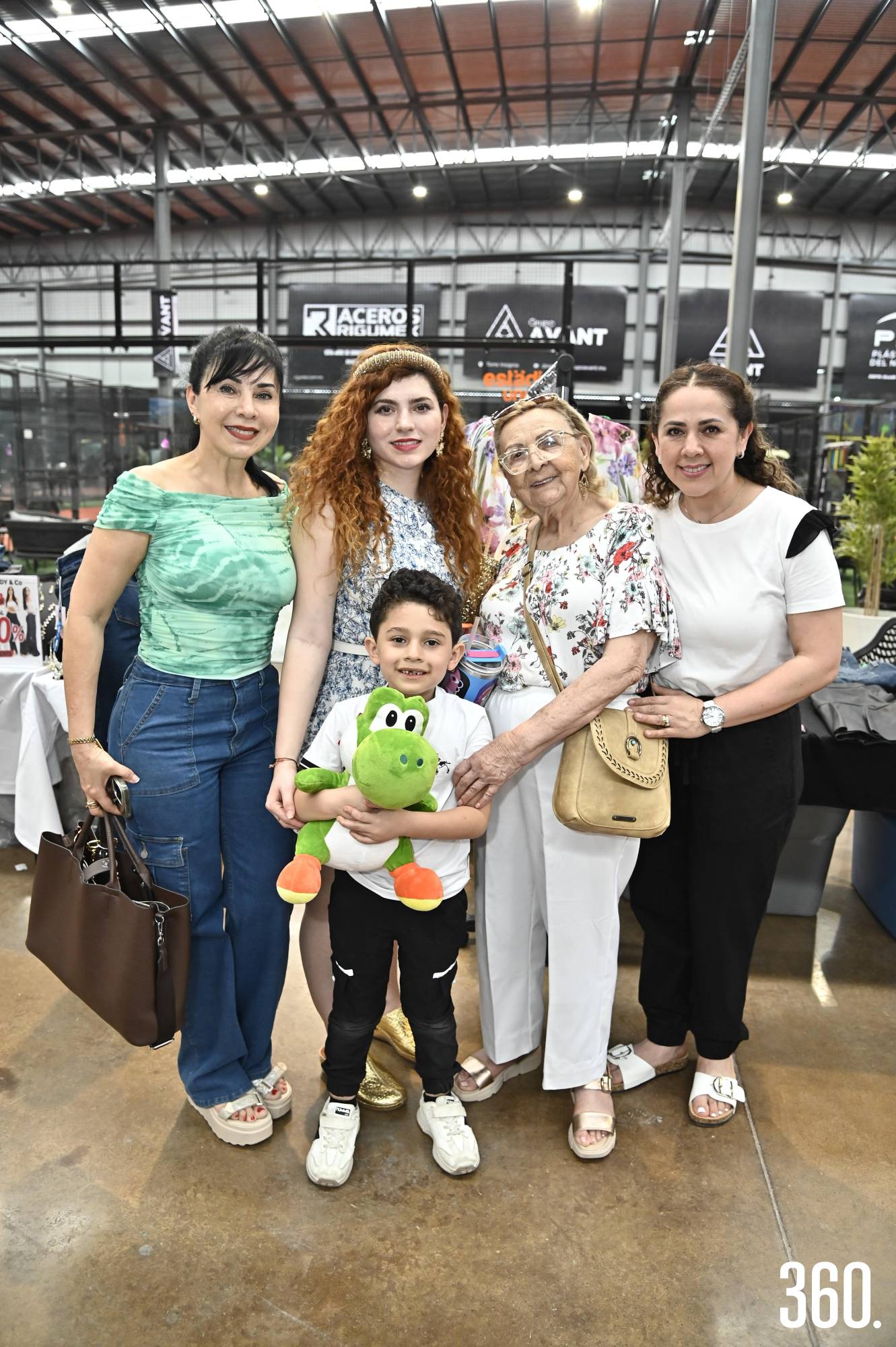 $!Martha, Grecia, Guadalupe, Anilu Díaz Moll y Salvador Sánchez.