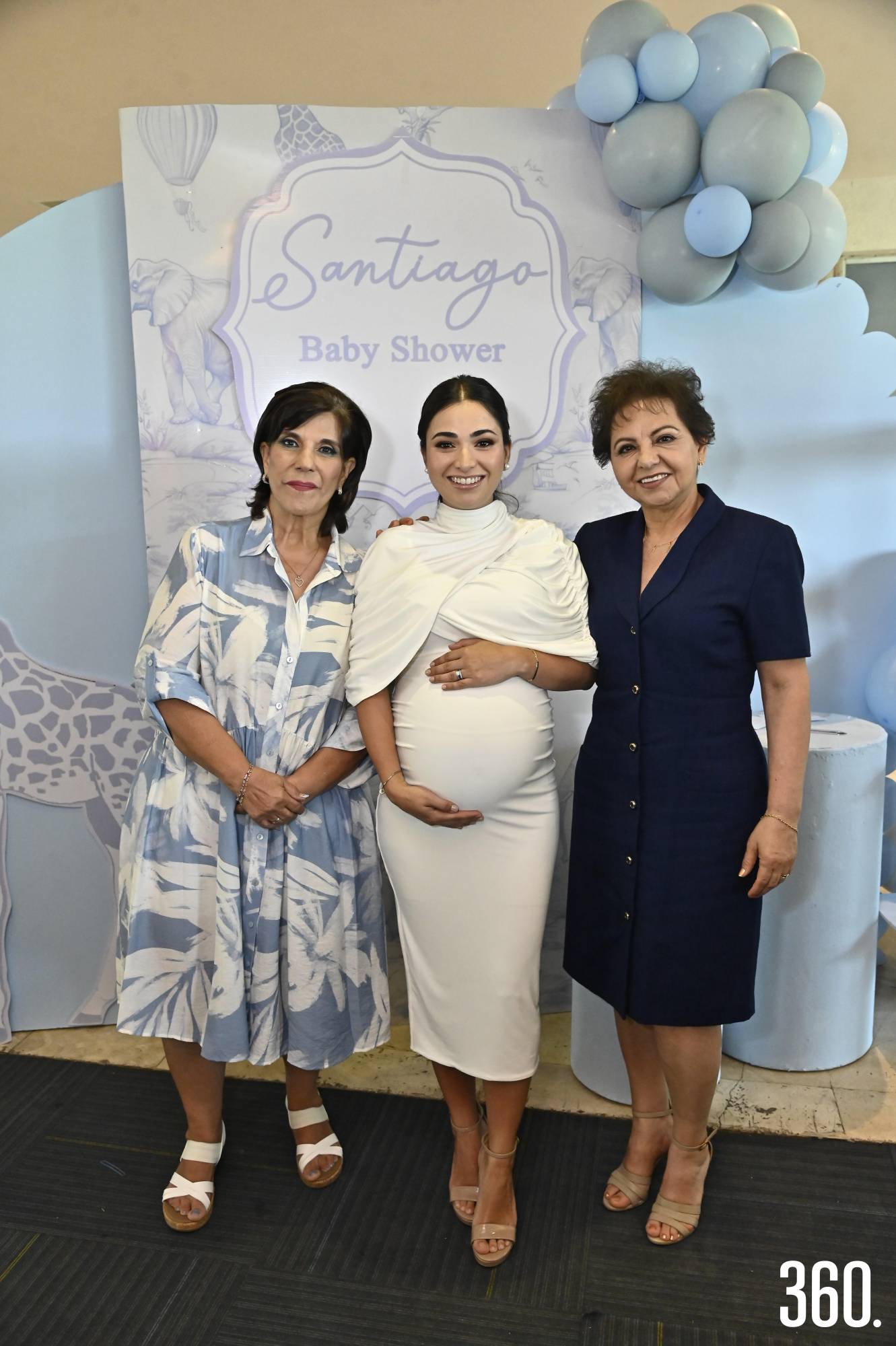 $!Anakaren con su suegra, María del Socorro Aguirre, y su mamá, con su mamá, Ana María González.