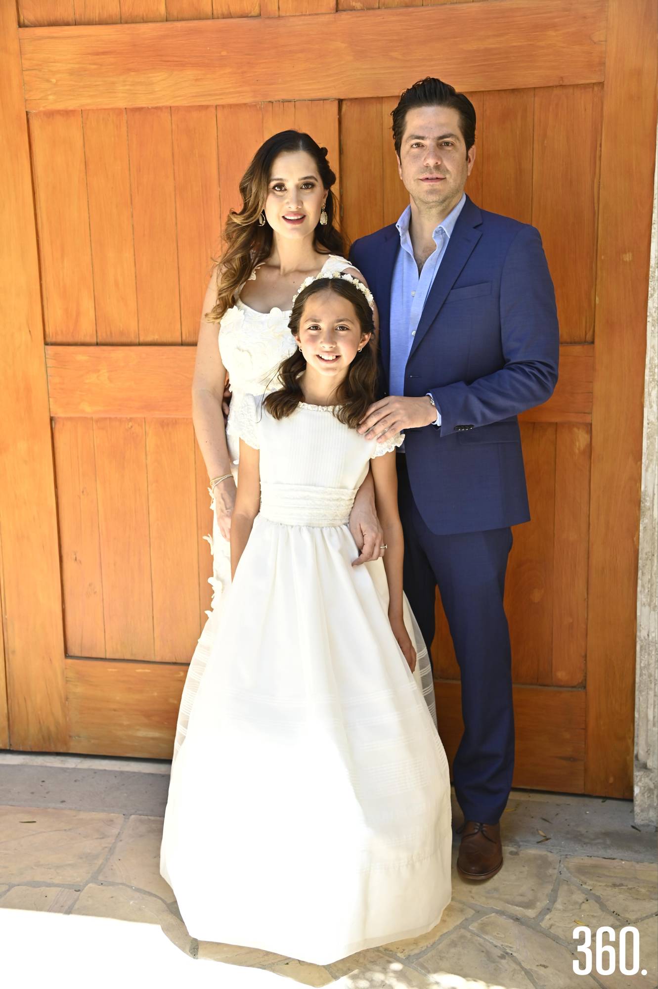 $!Gaby Lozano y Aldo González con Emilia.