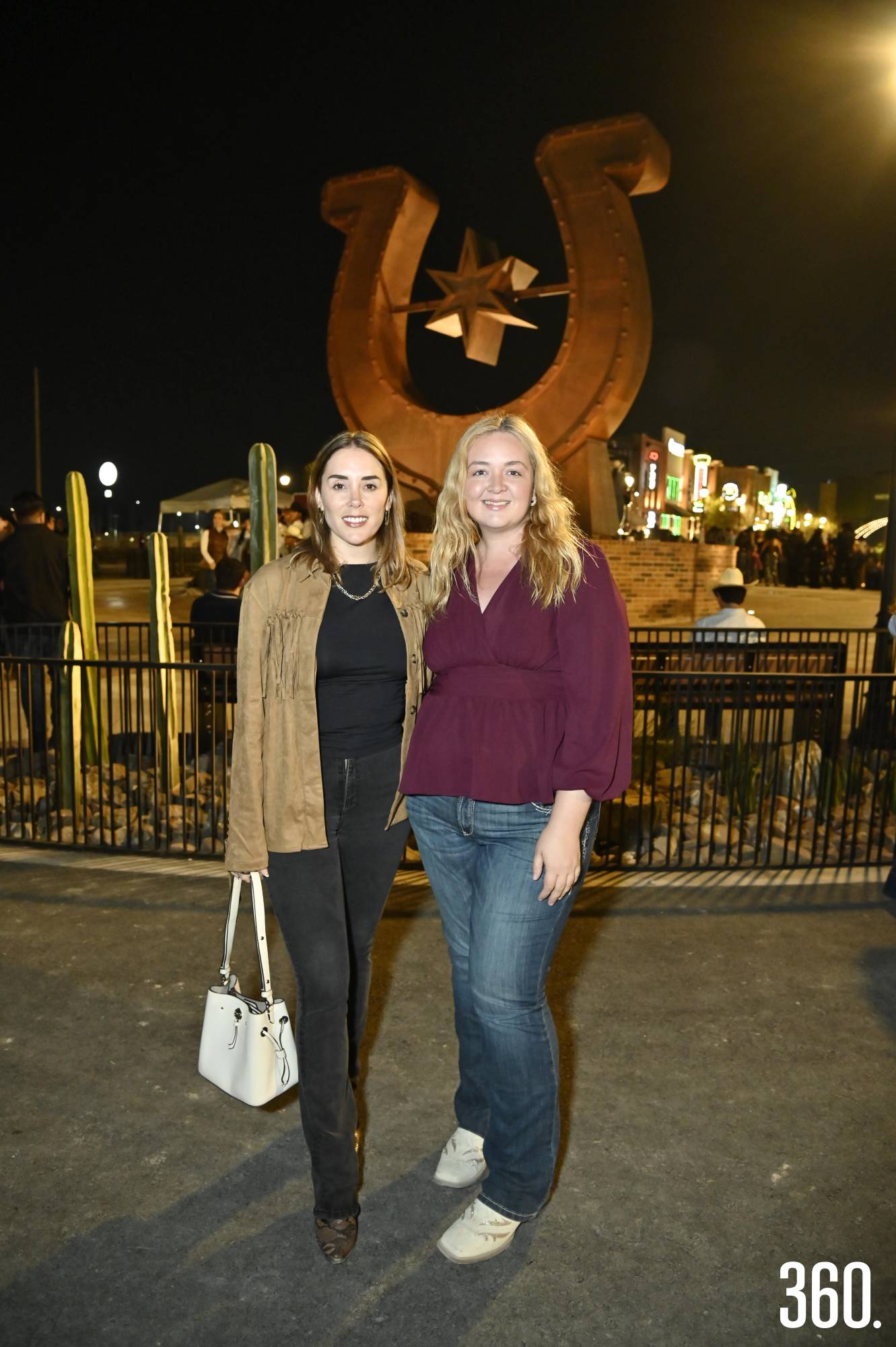 $!Estefanía Elizondo y Carla Verduzco.