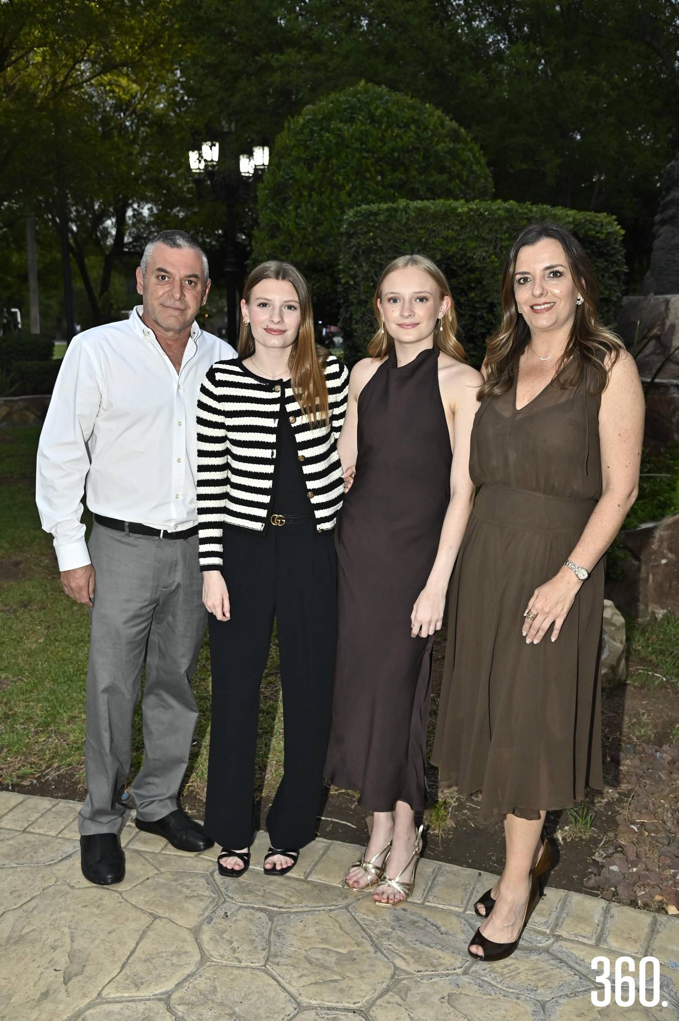 $!Armando, Isabella y Roberta del Bosque e Isabela Gurrea.