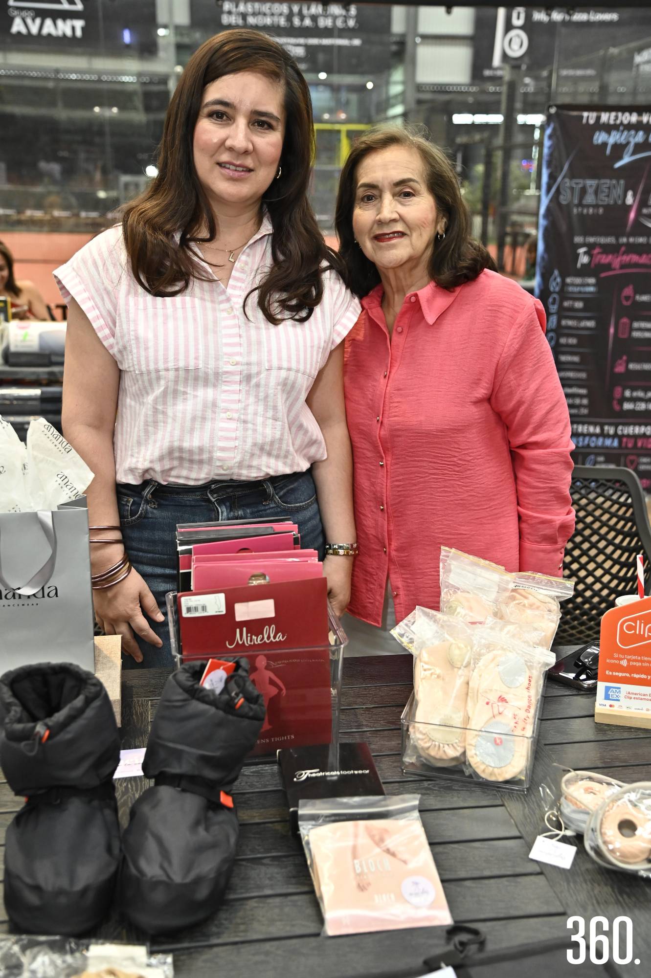 $!Laura de la Peña y Gloria Morales.