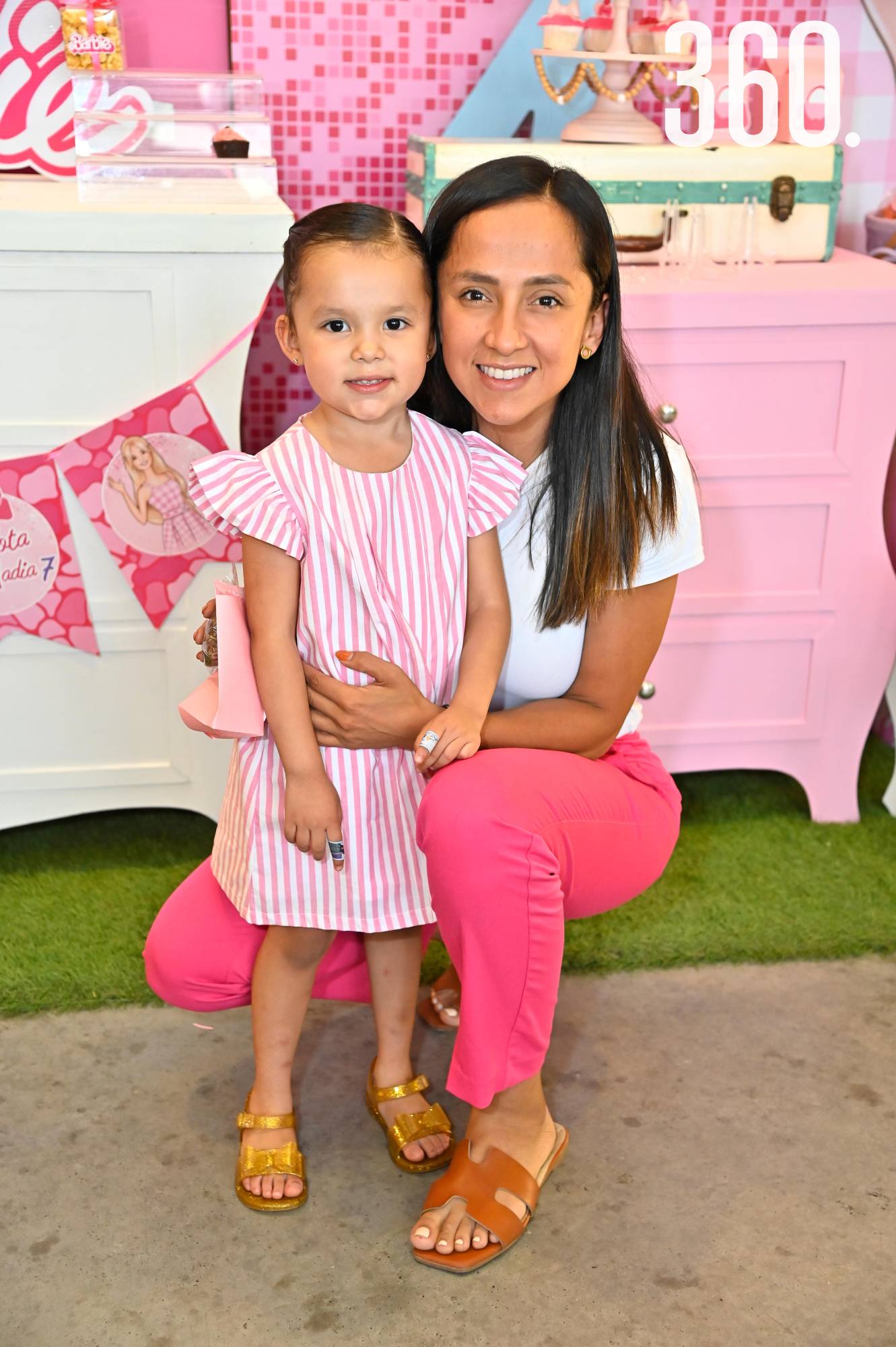 $!FIESTA DE BARBIE PARA CARLOTA Y NADIA DE LAS FUENTES