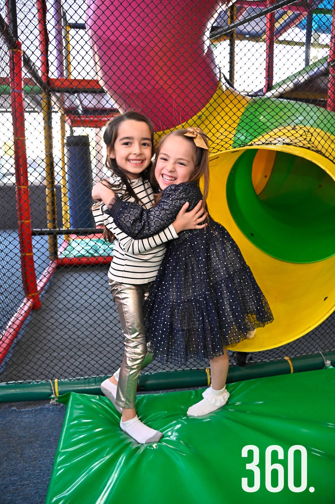 $!Sofía López e Isabel Inda.