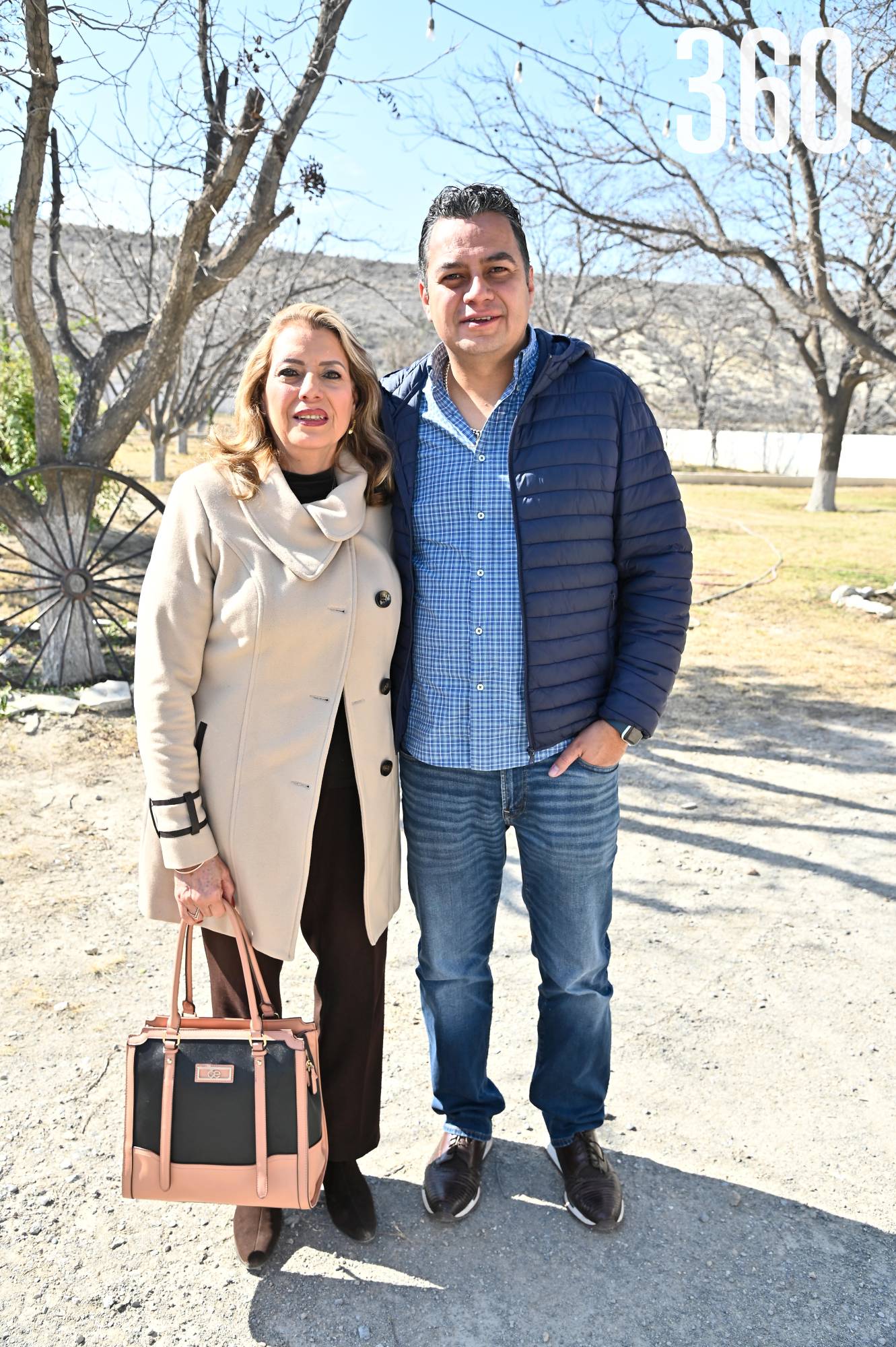 $!María del Carmen González y Luis Villegas.