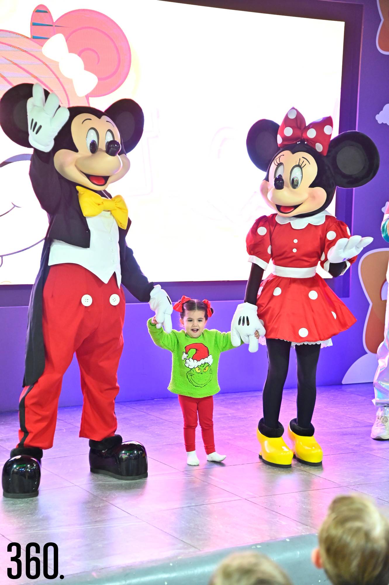 $!Disfrutaron de un show de Mickey y Minnie Mouse.