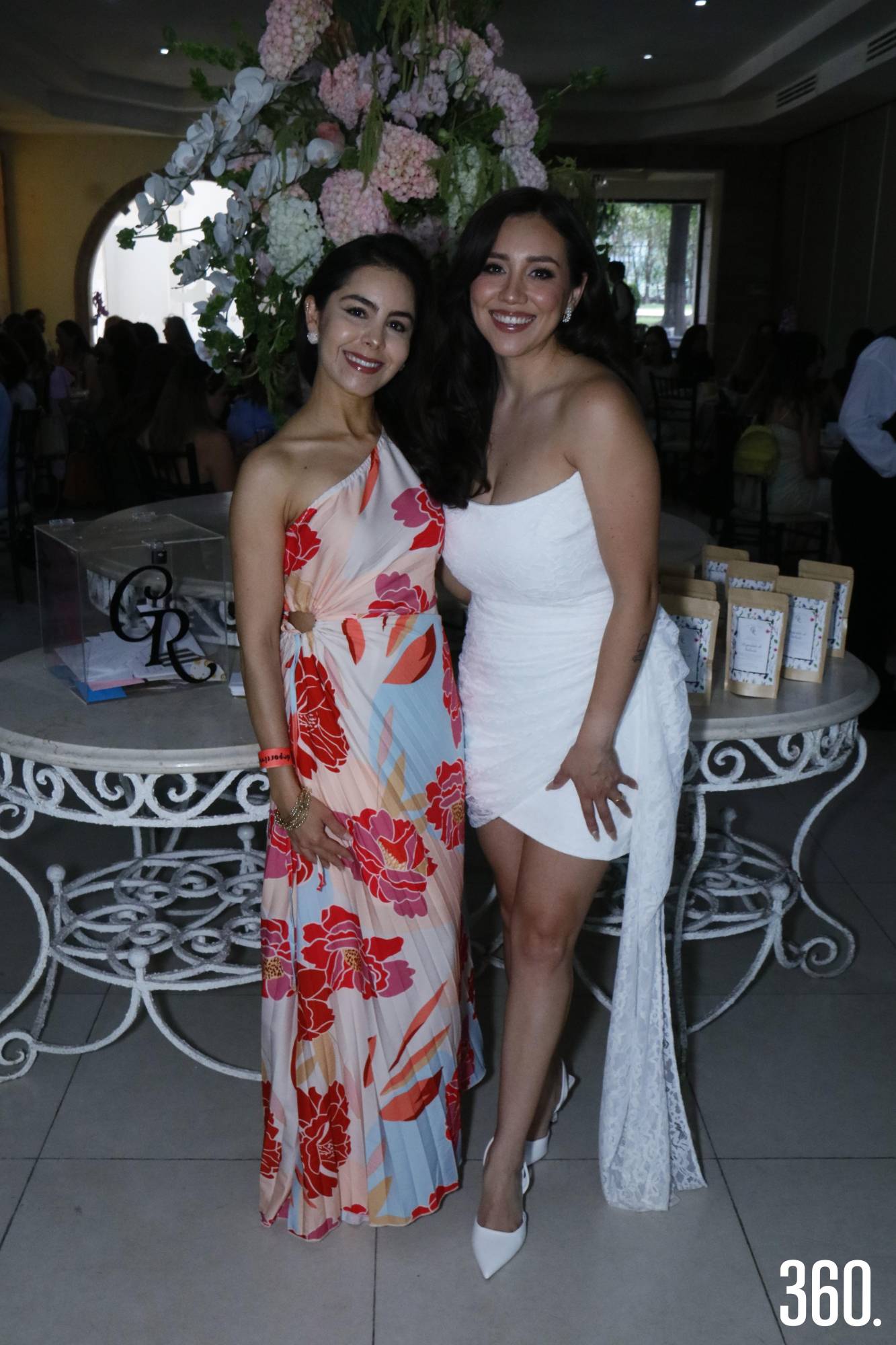 $!Lorena Trejo felicitó a Gabriela García por su próximo enlace nupcial.